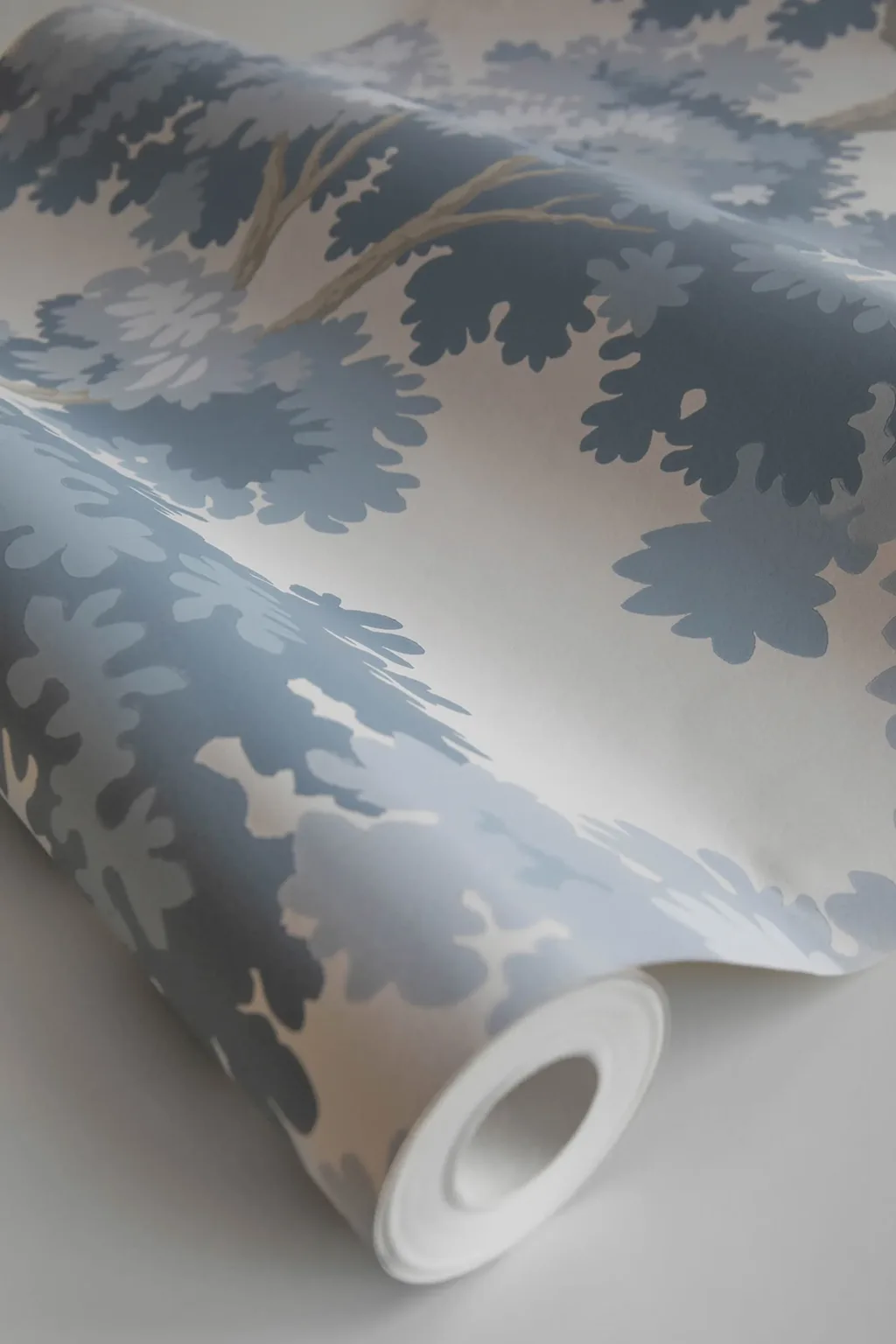Sandberg Raphael in Light Blue wallpaper (444-36)
