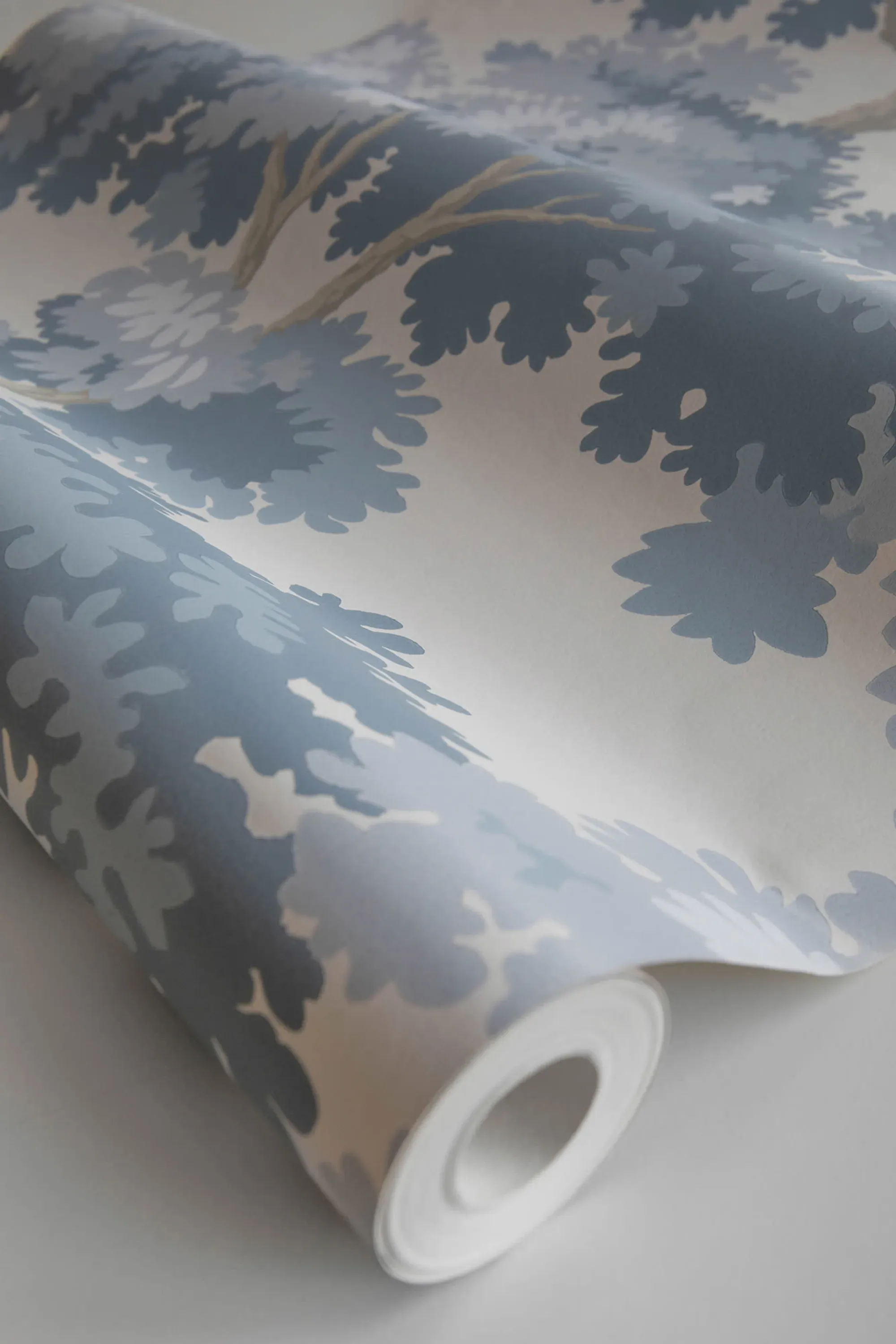 Sandberg Raphael in Light Blue wallpaper (444-36)