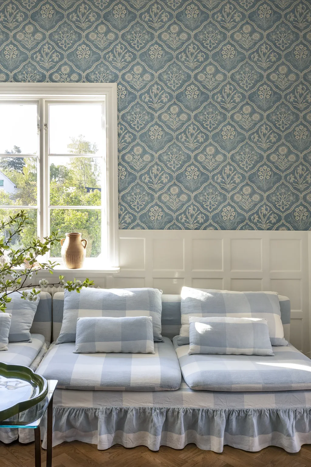Sandberg Rosa in Blue wallpaper (S10828)