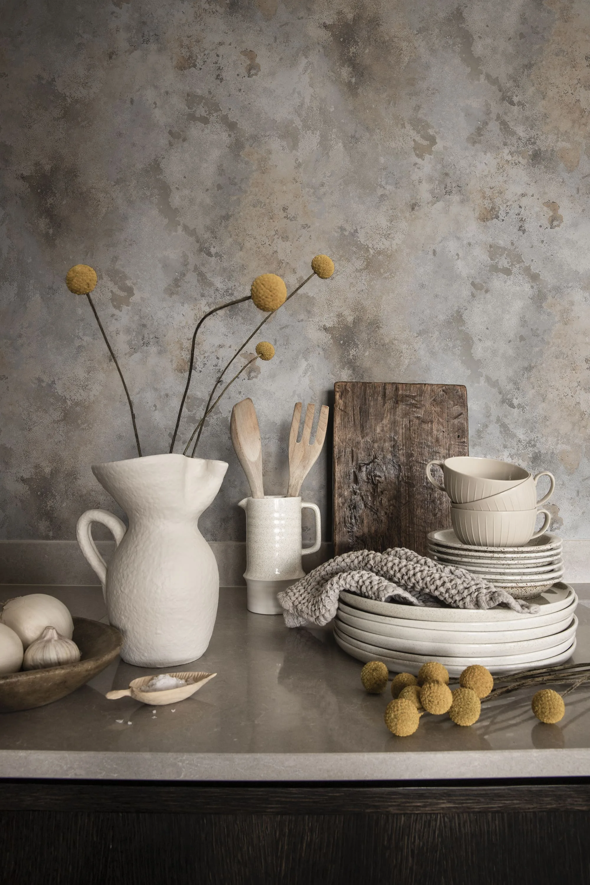 Sandberg Rost in Gold wallpaper (215-51)