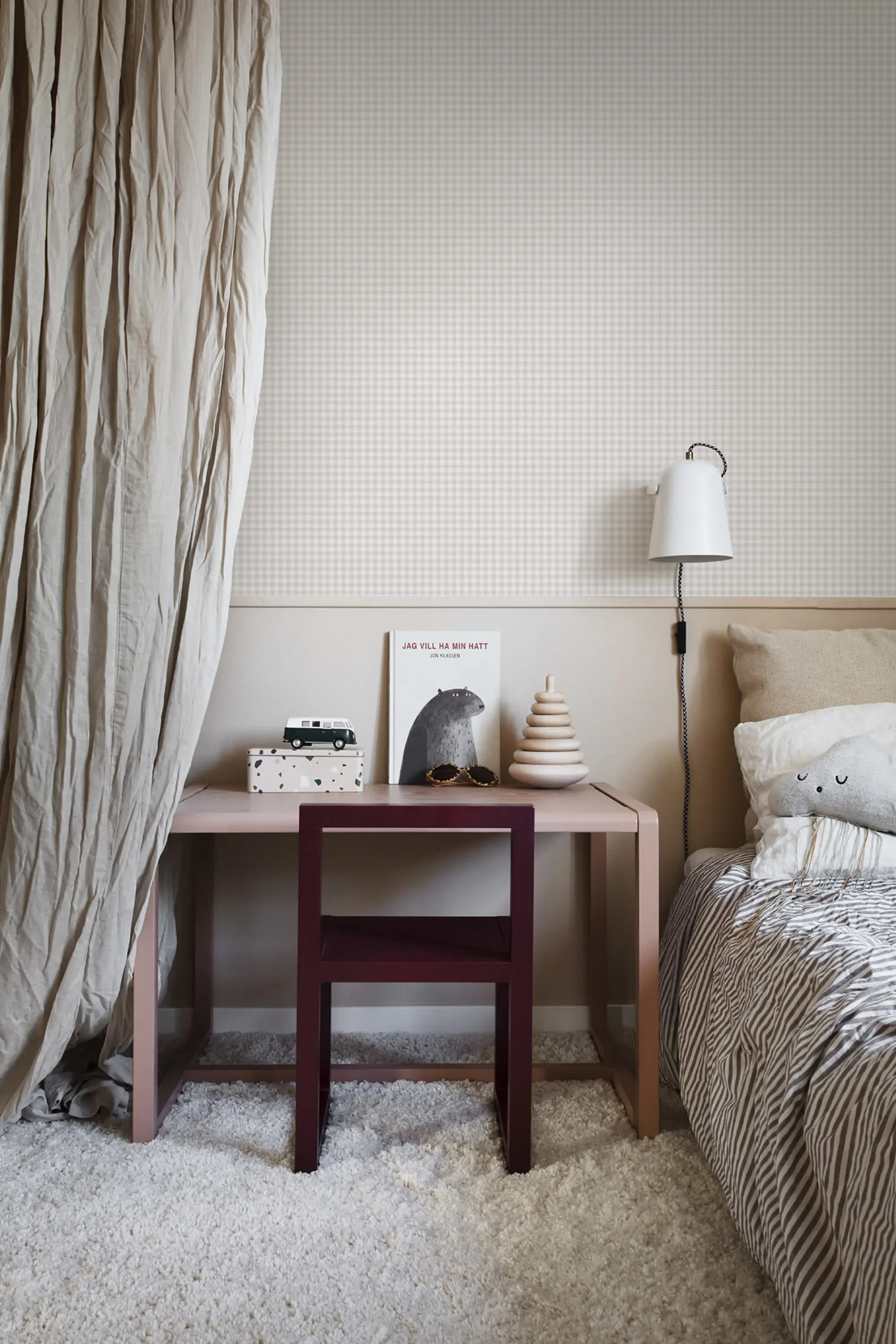 Sandberg Ruta in Blush wallpaper (S10317)