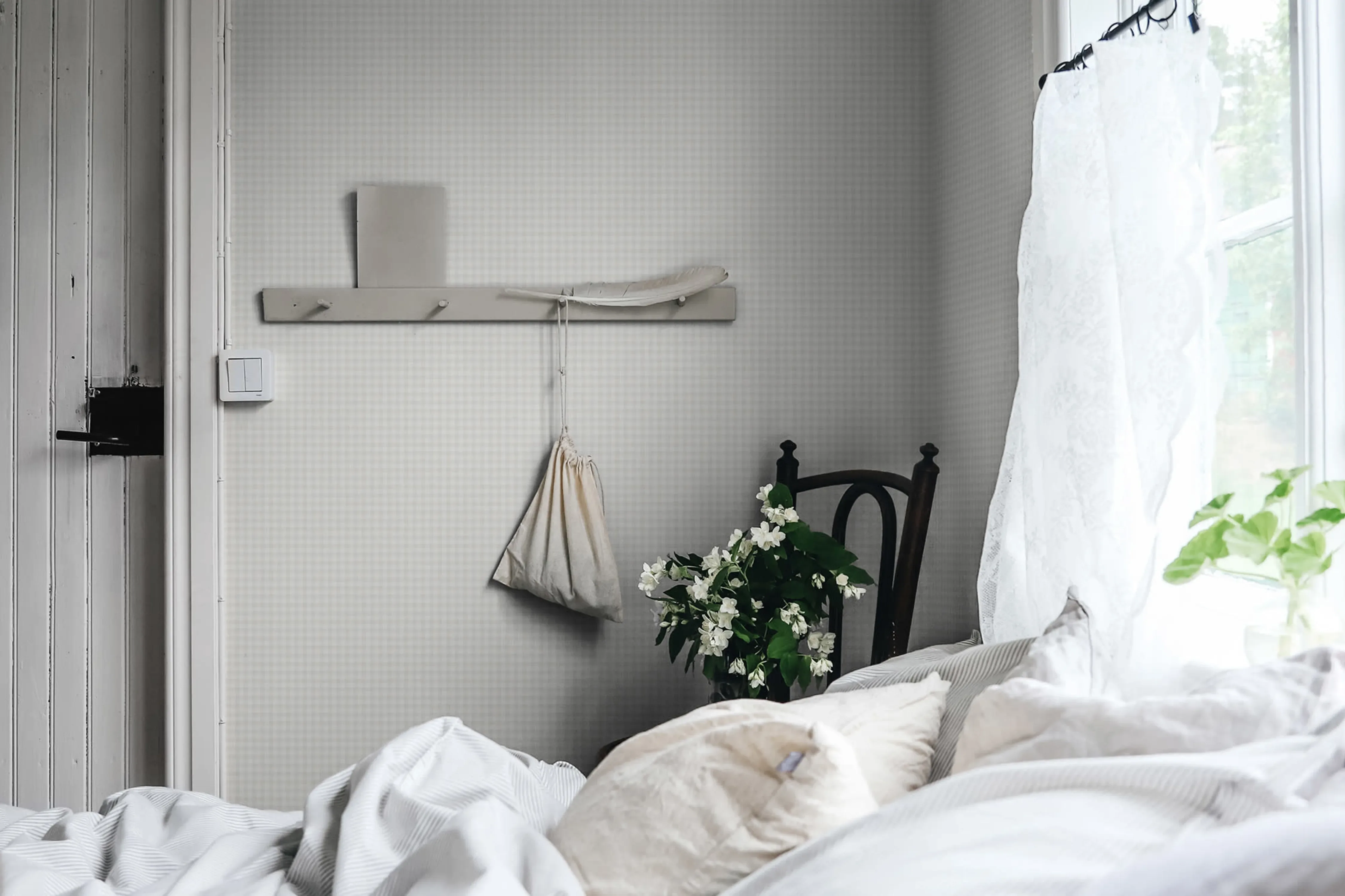 Sandberg Ruta in Gray wallpaper (S10316)