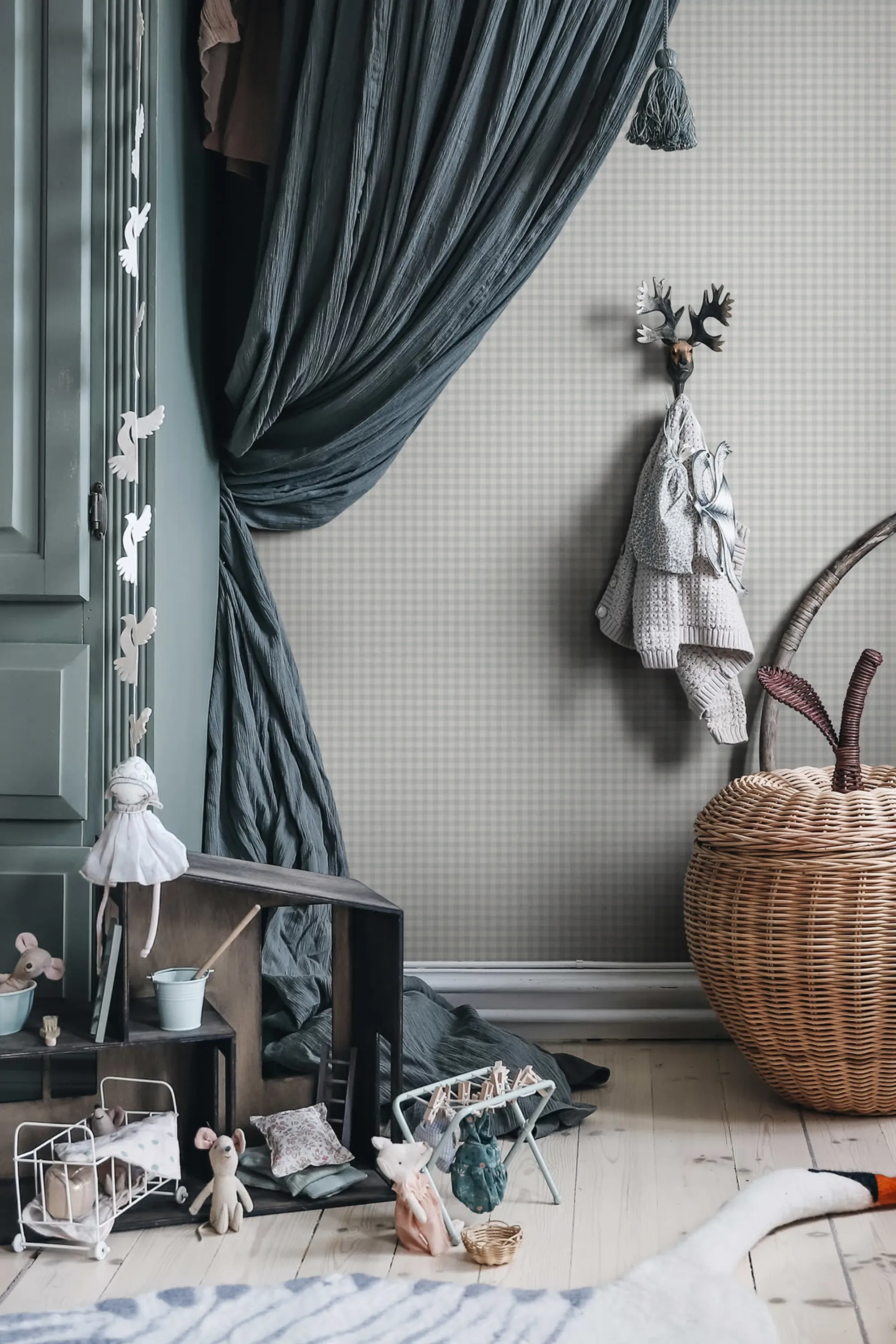 Sandberg Ruta in Misty Blue wallpaper (S10319)