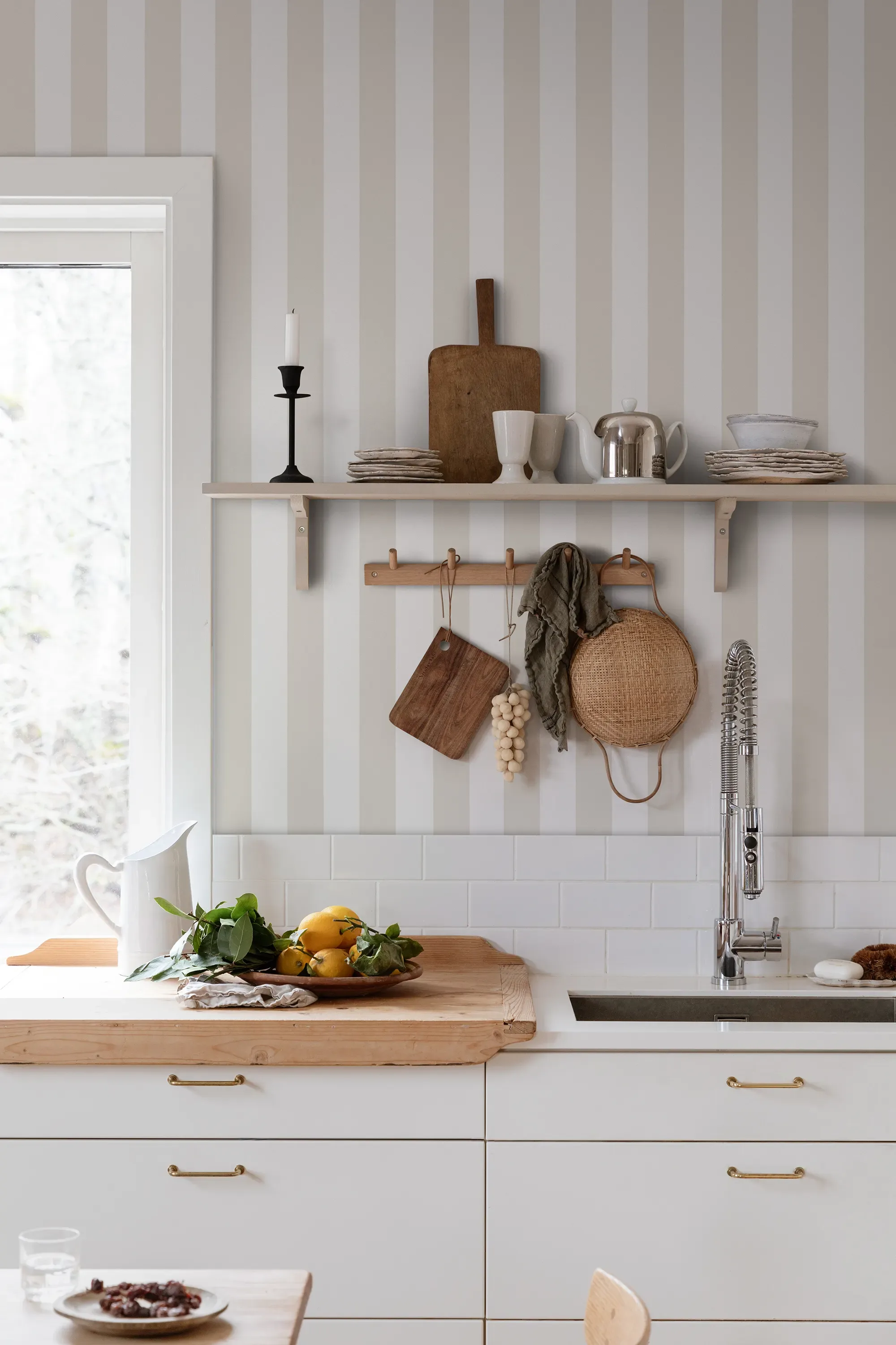 Sandberg Sam in Linen wallpaper (S10198)
