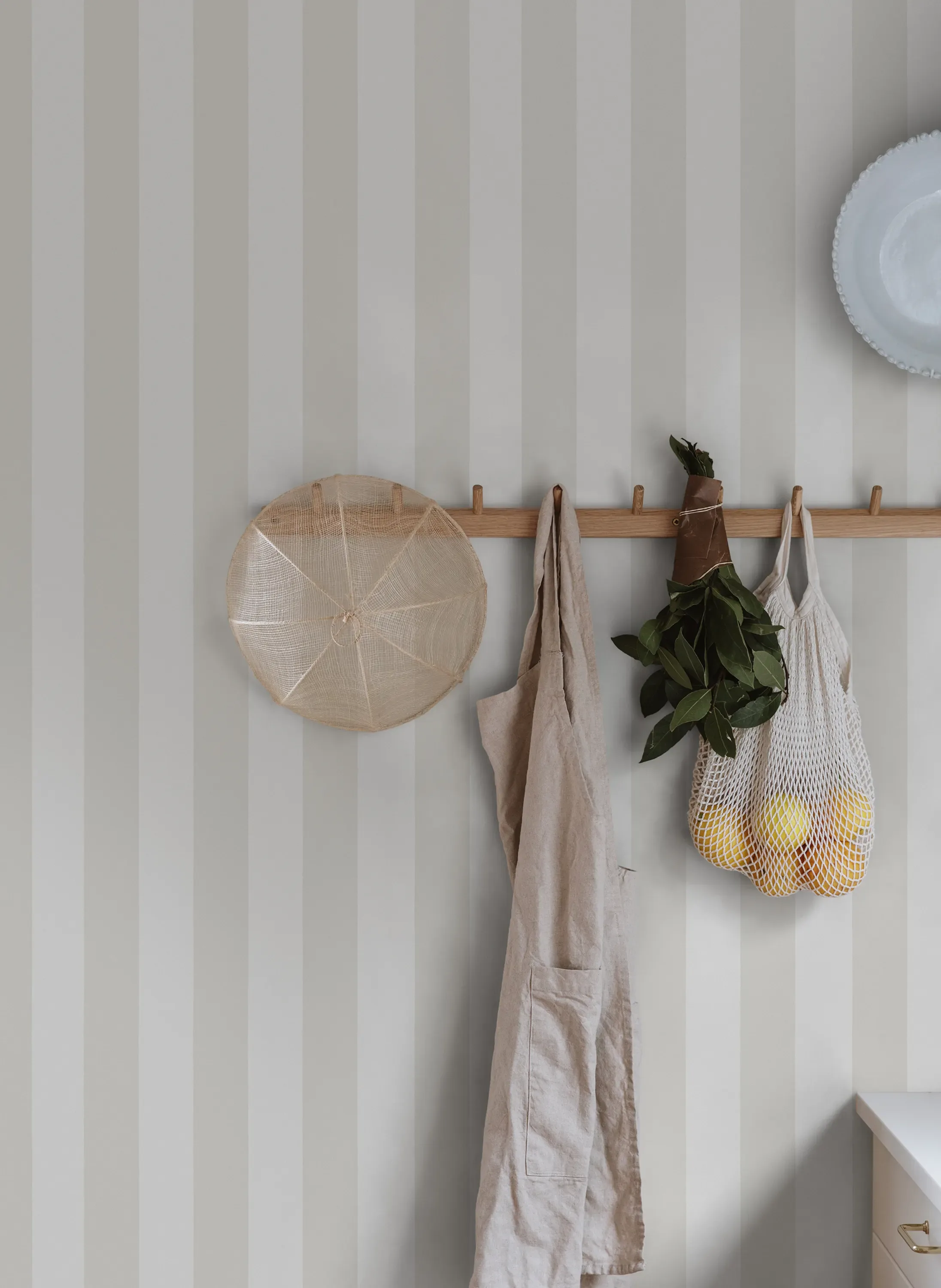 Sandberg Sam in Sandstone wallpaper (S10197)