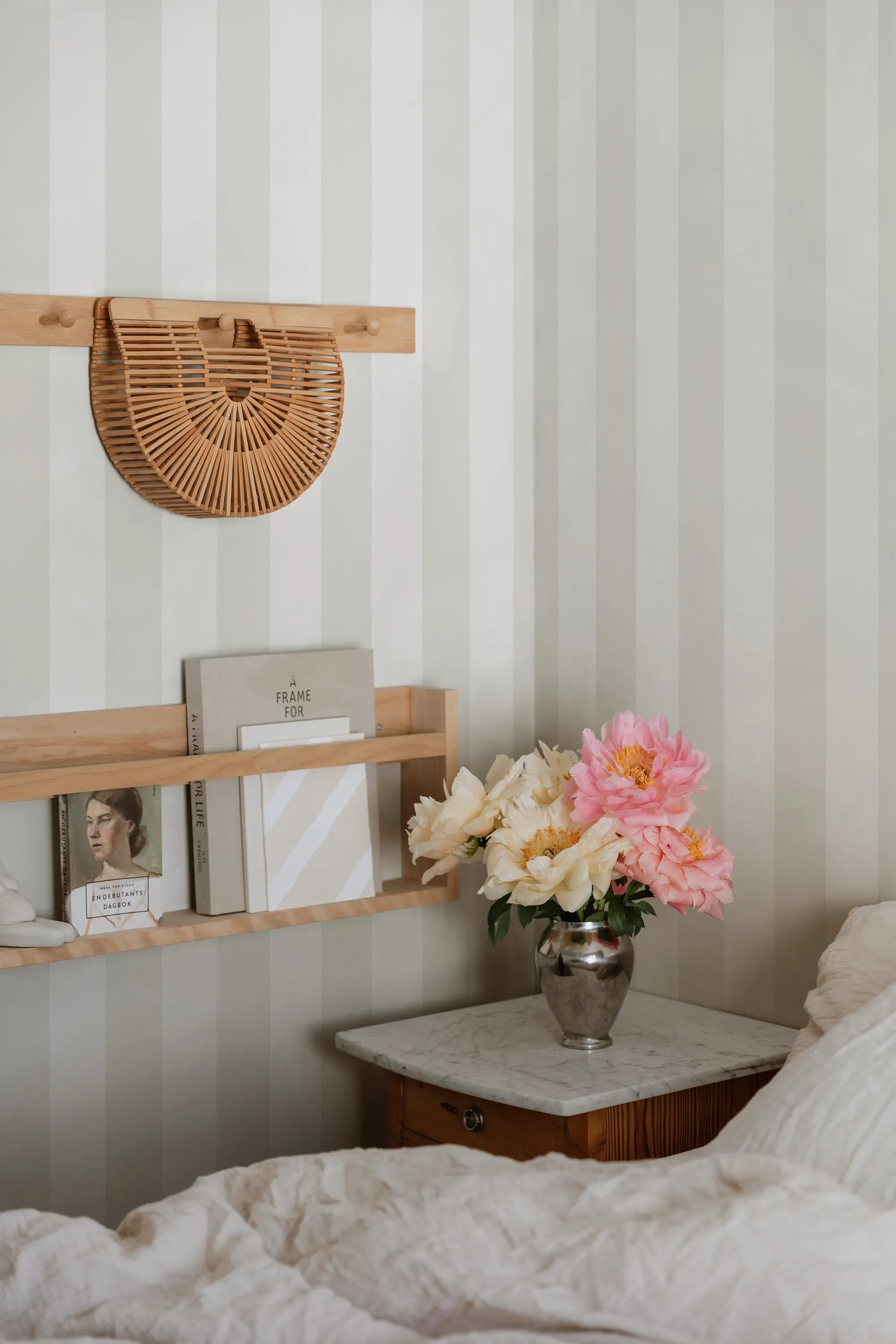 Sandberg Sam in Sandstone wallpaper (S10197)