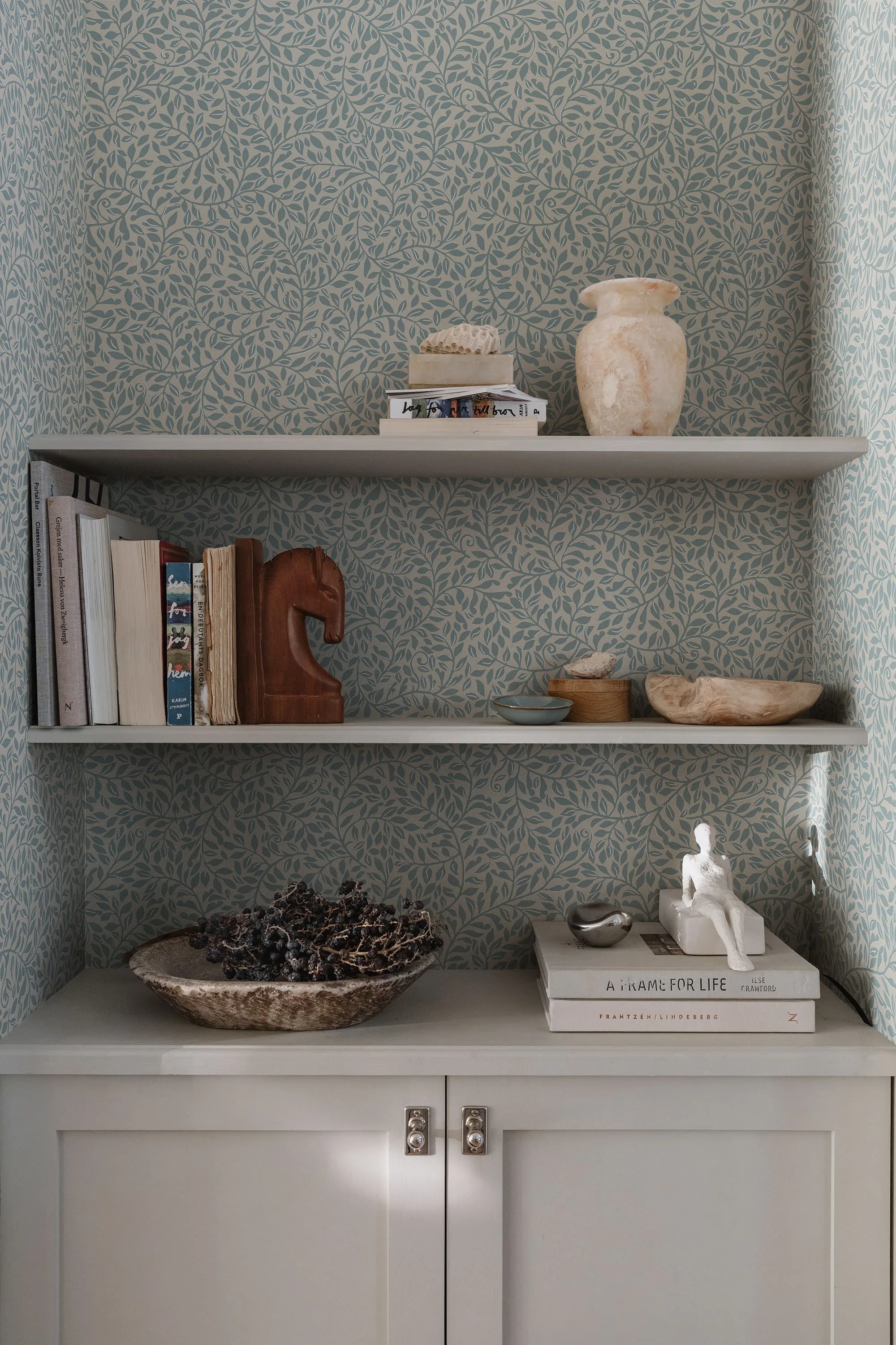 Sandberg Sigfrid in Indigo Blue wallpaper (425-46)