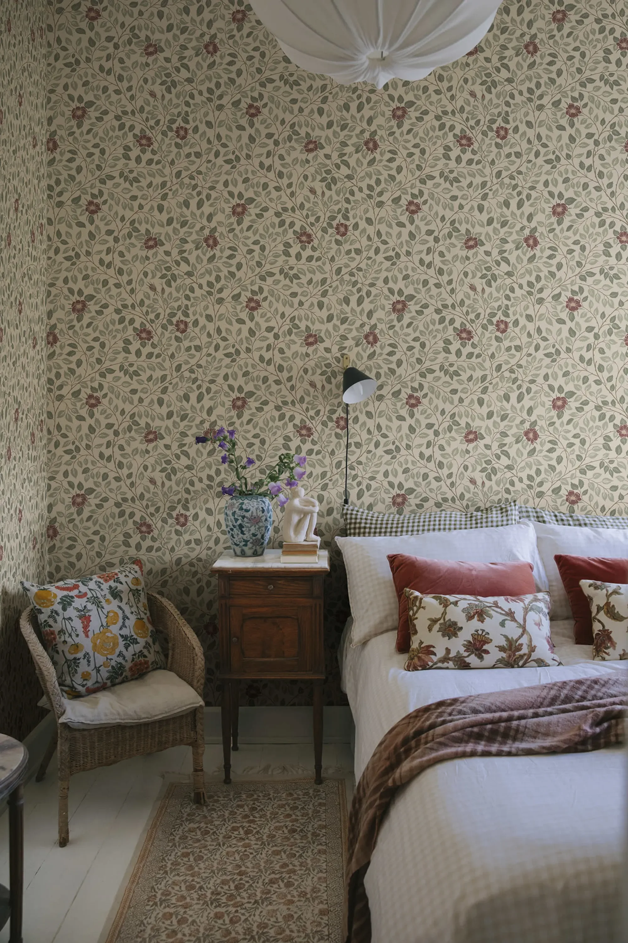 Sandberg Solliden in Burgundy wallpaper (S10463)