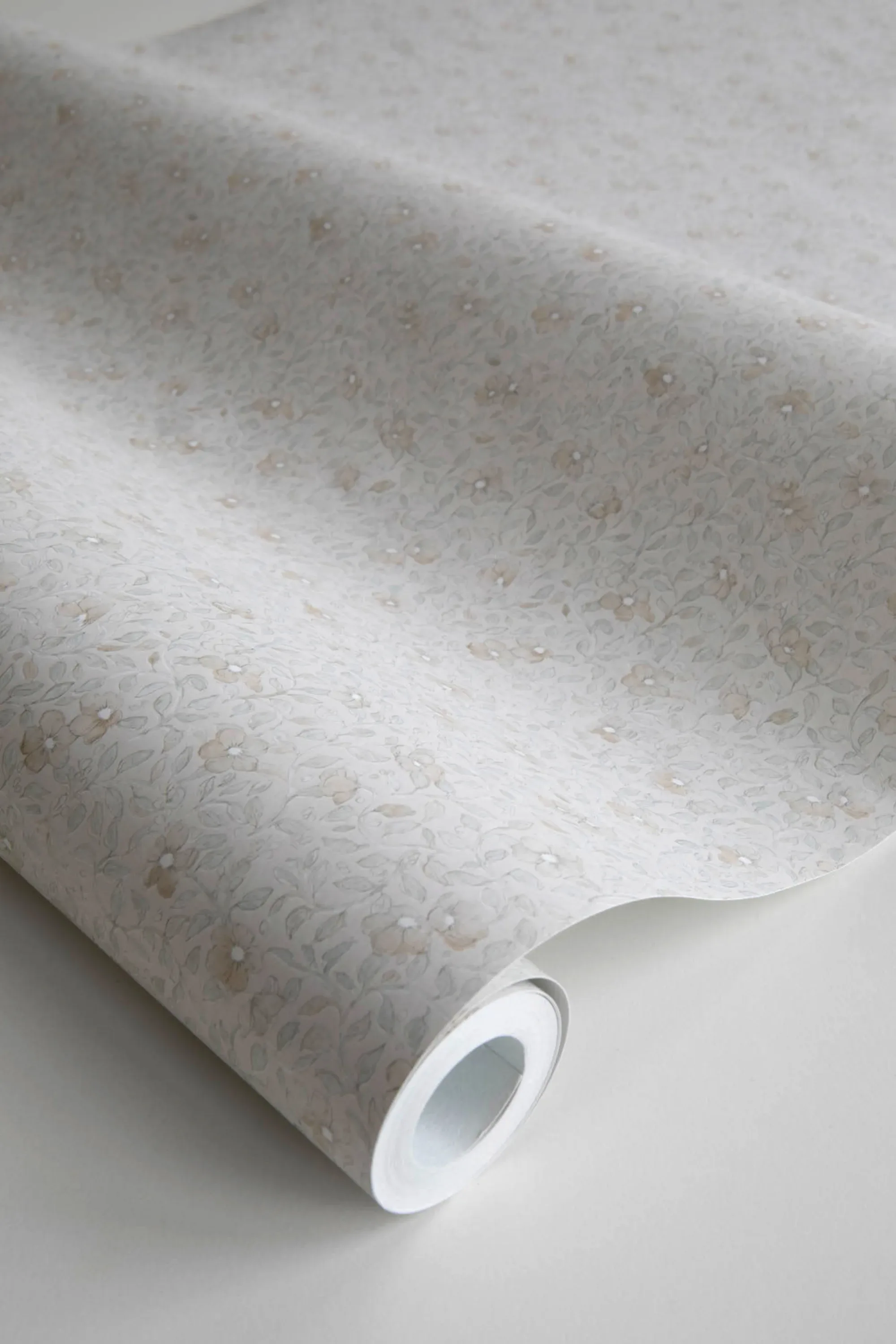 Sandberg Stella in Sandstone wallpaper (S10121)