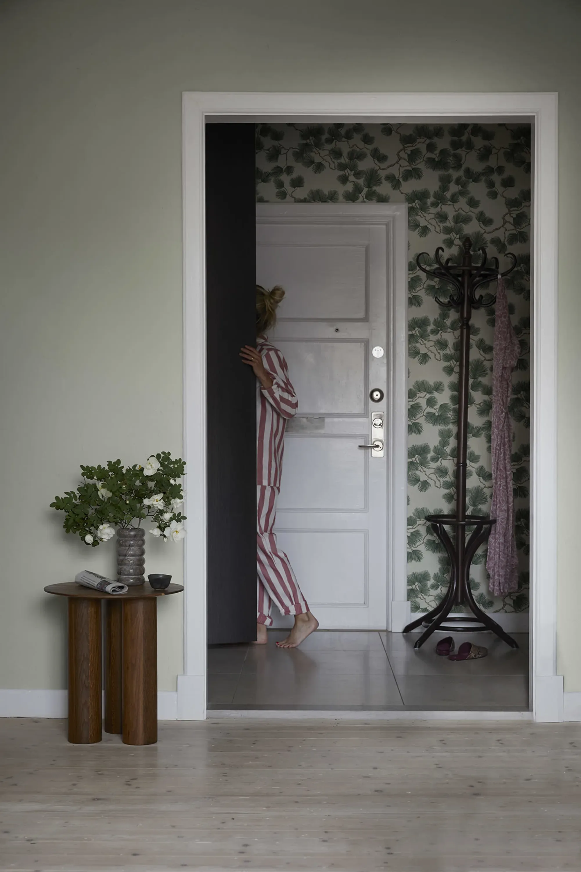 Sandberg Sten in Garden Green wallpaper (S10315)