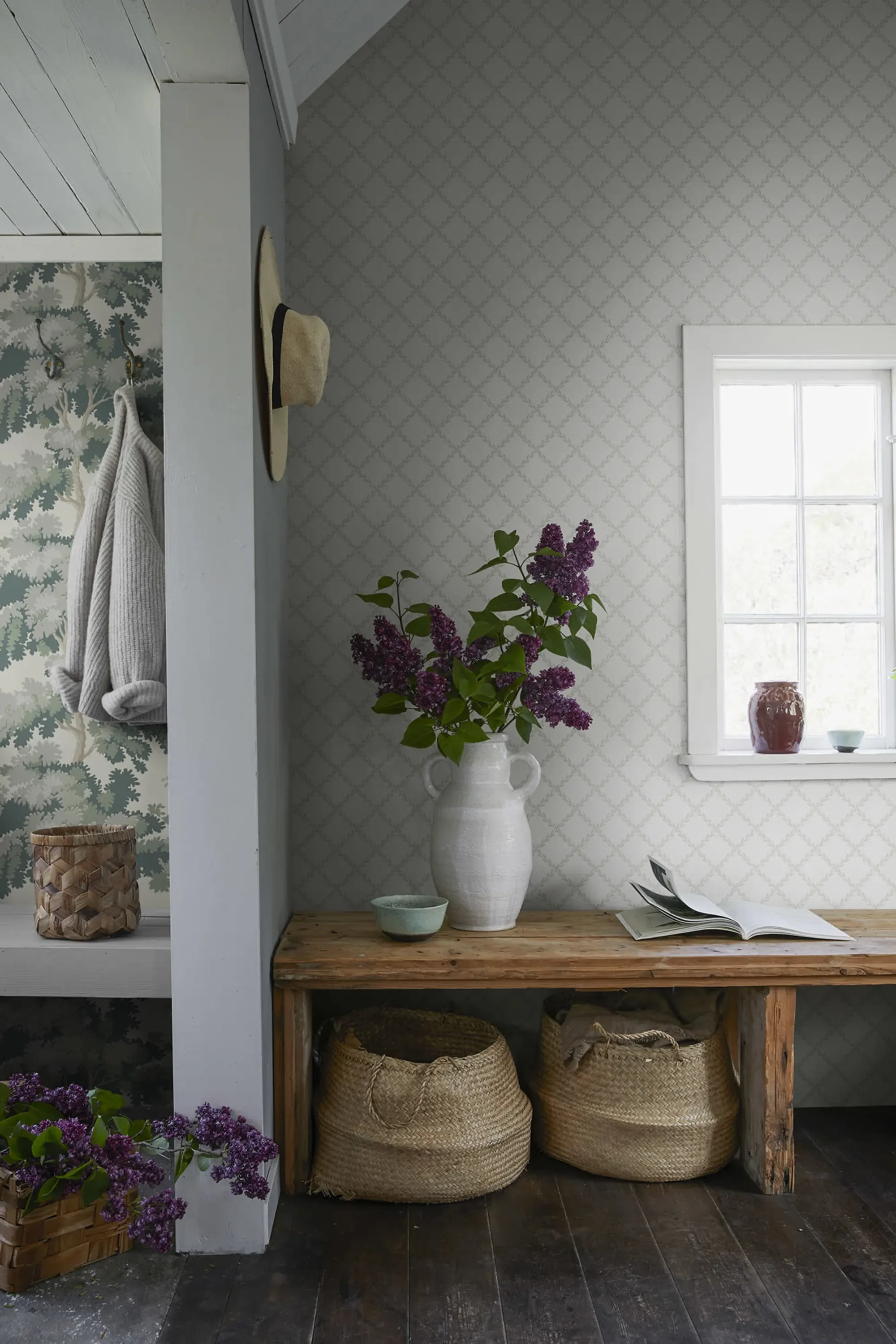 Sandberg Trellis in Garden Green wallpaper (S10301)