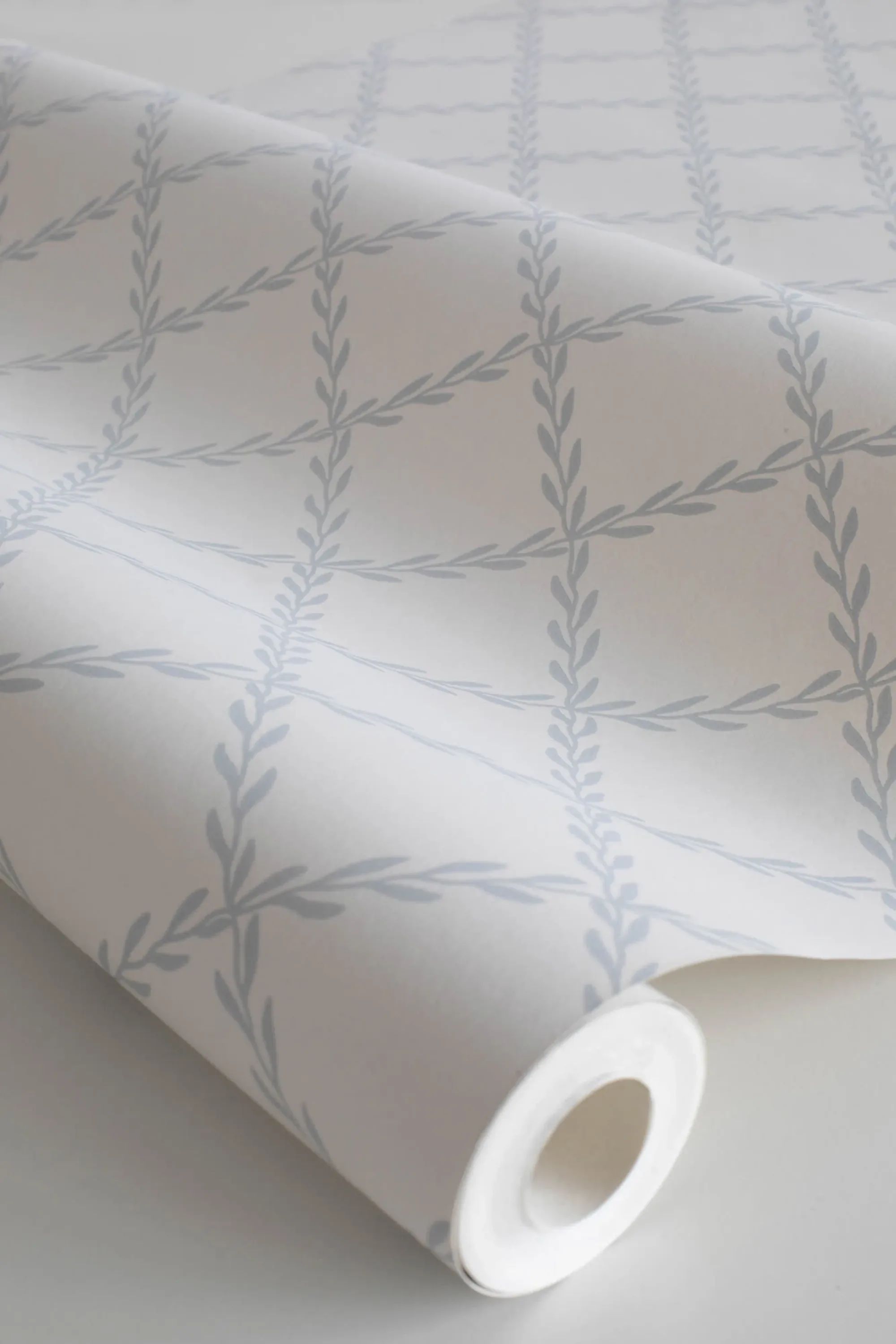 Sandberg Trellis in Misty Blue wallpaper (S10303)