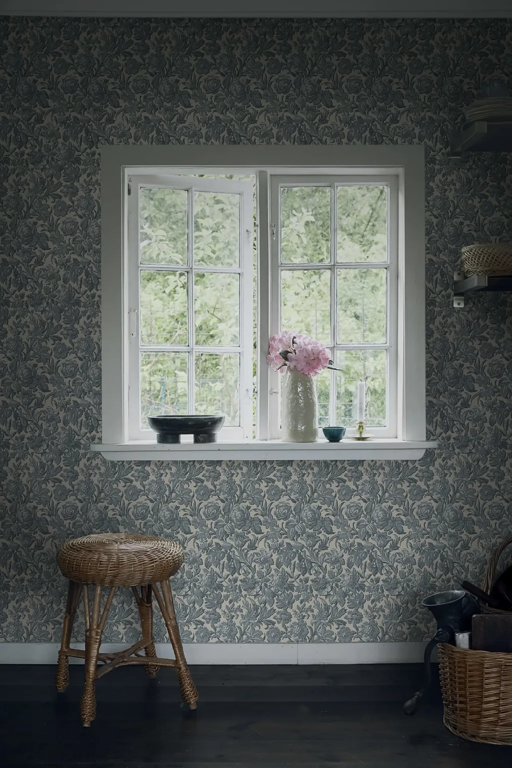 Sandberg Valentin in Misty Blue wallpaper (S10246)