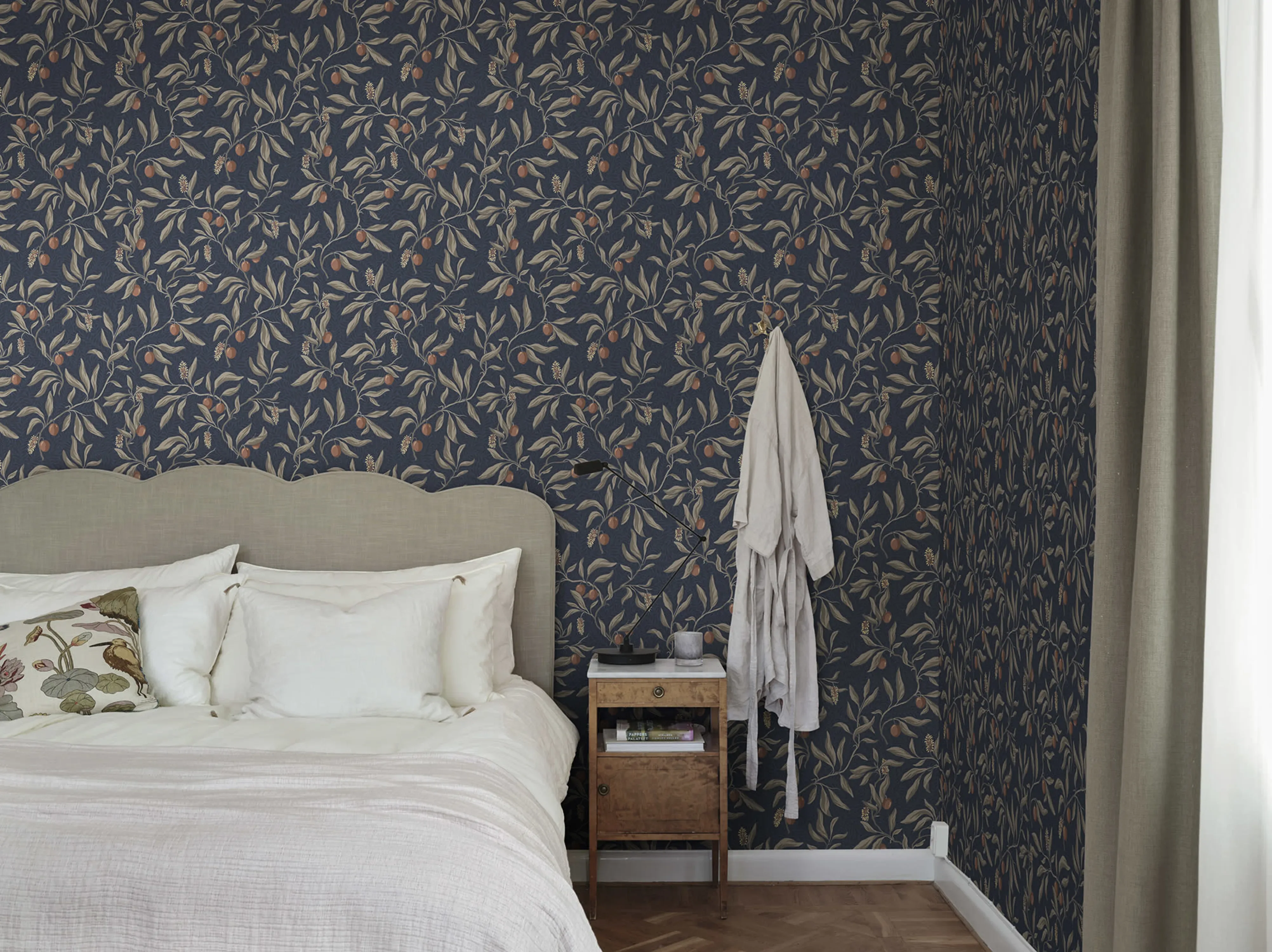 Sandberg Vinnie in Classic Blue wallpaper (S10224)