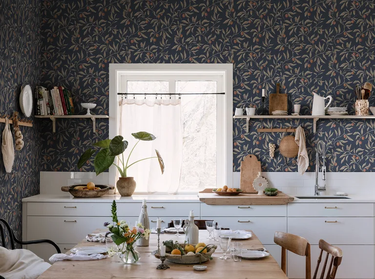 Sandberg Vinnie in Classic Blue wallpaper (S10224)