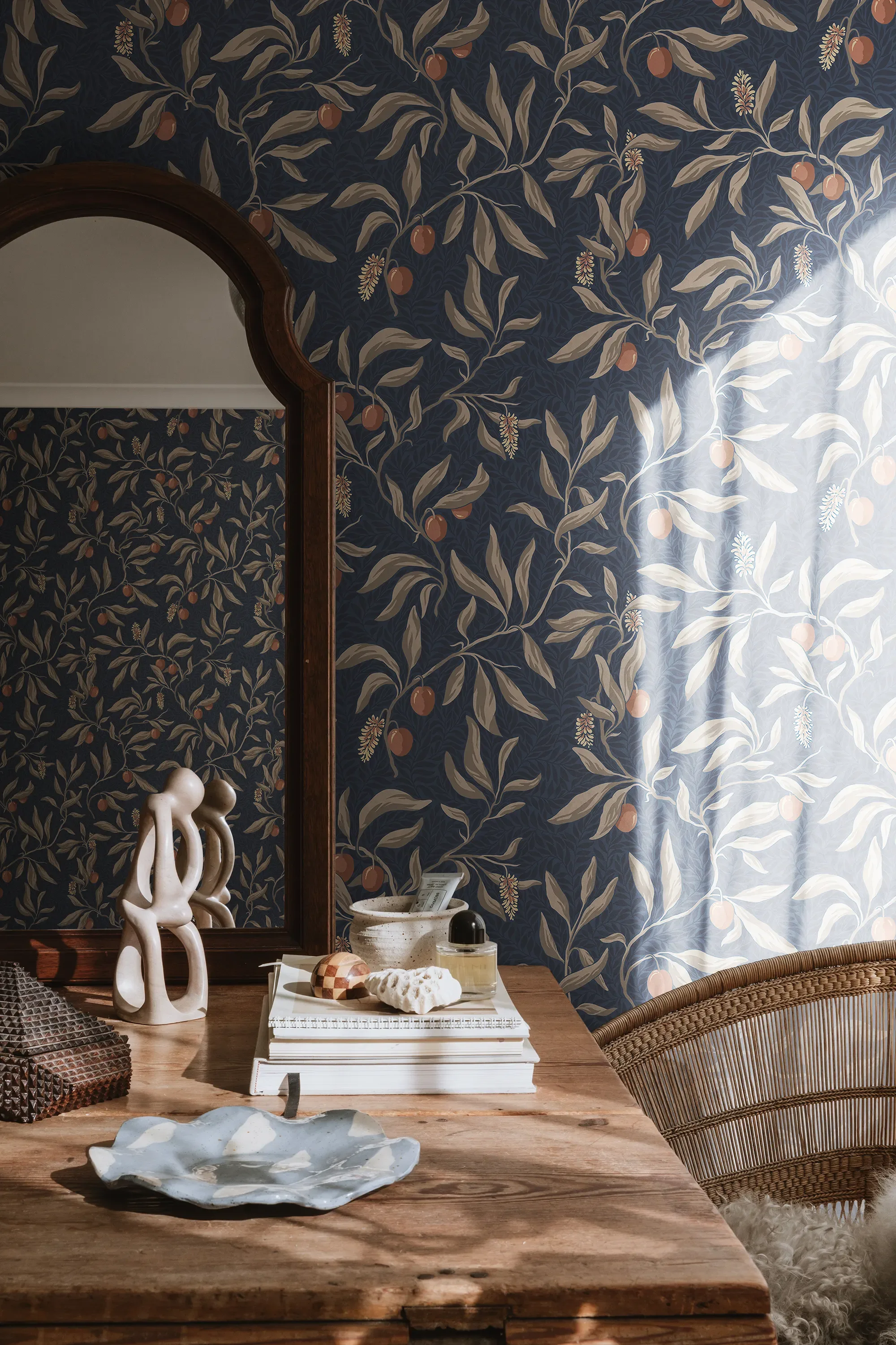 Sandberg Vinnie in Classic Blue wallpaper (S10224)