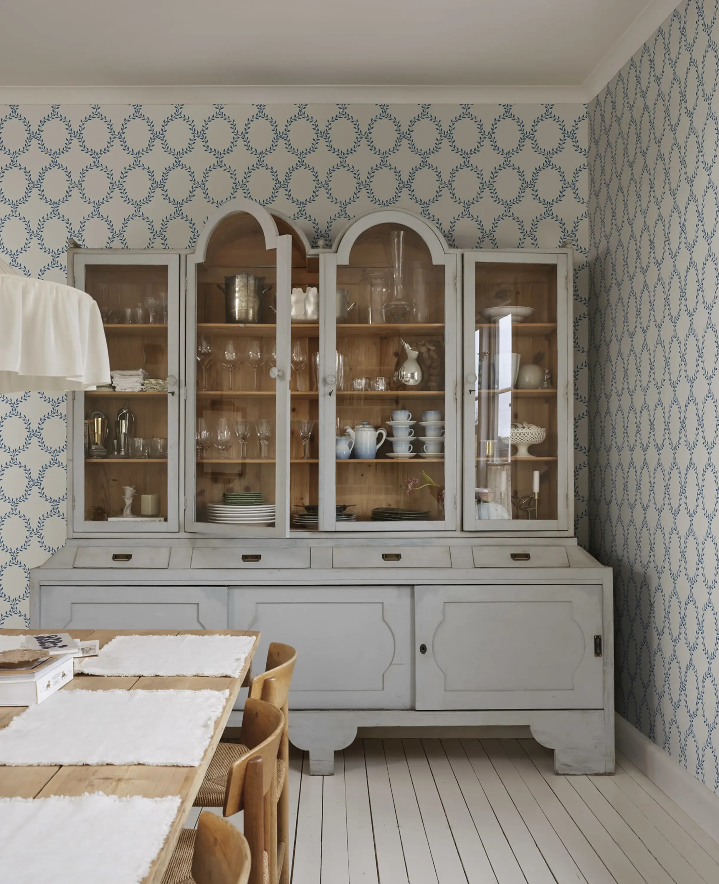 Sandberg Wilma in Blue wallpaper (S10390)