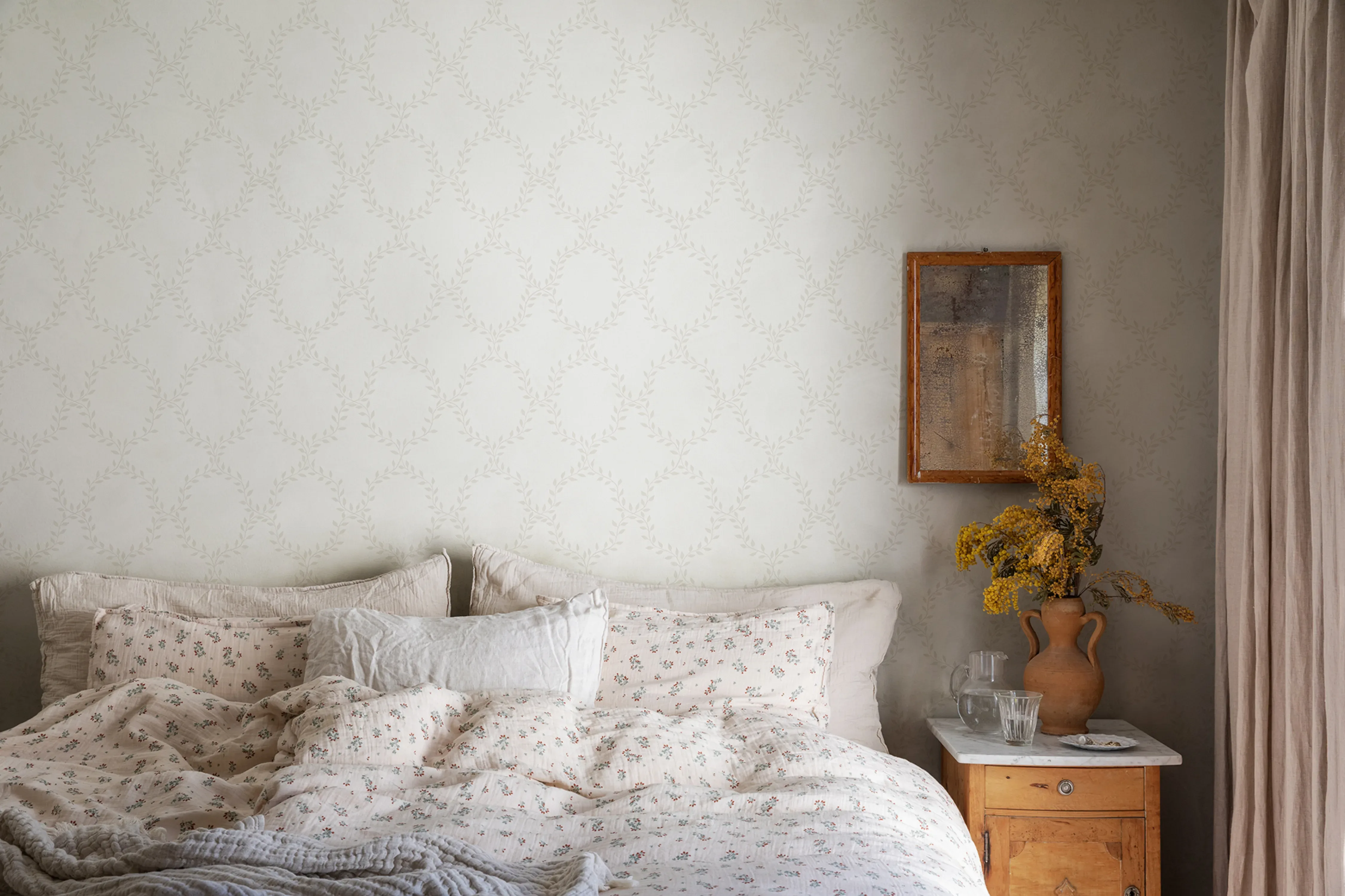 Sandberg Wilma in Eggshell wallpaper (S10200)