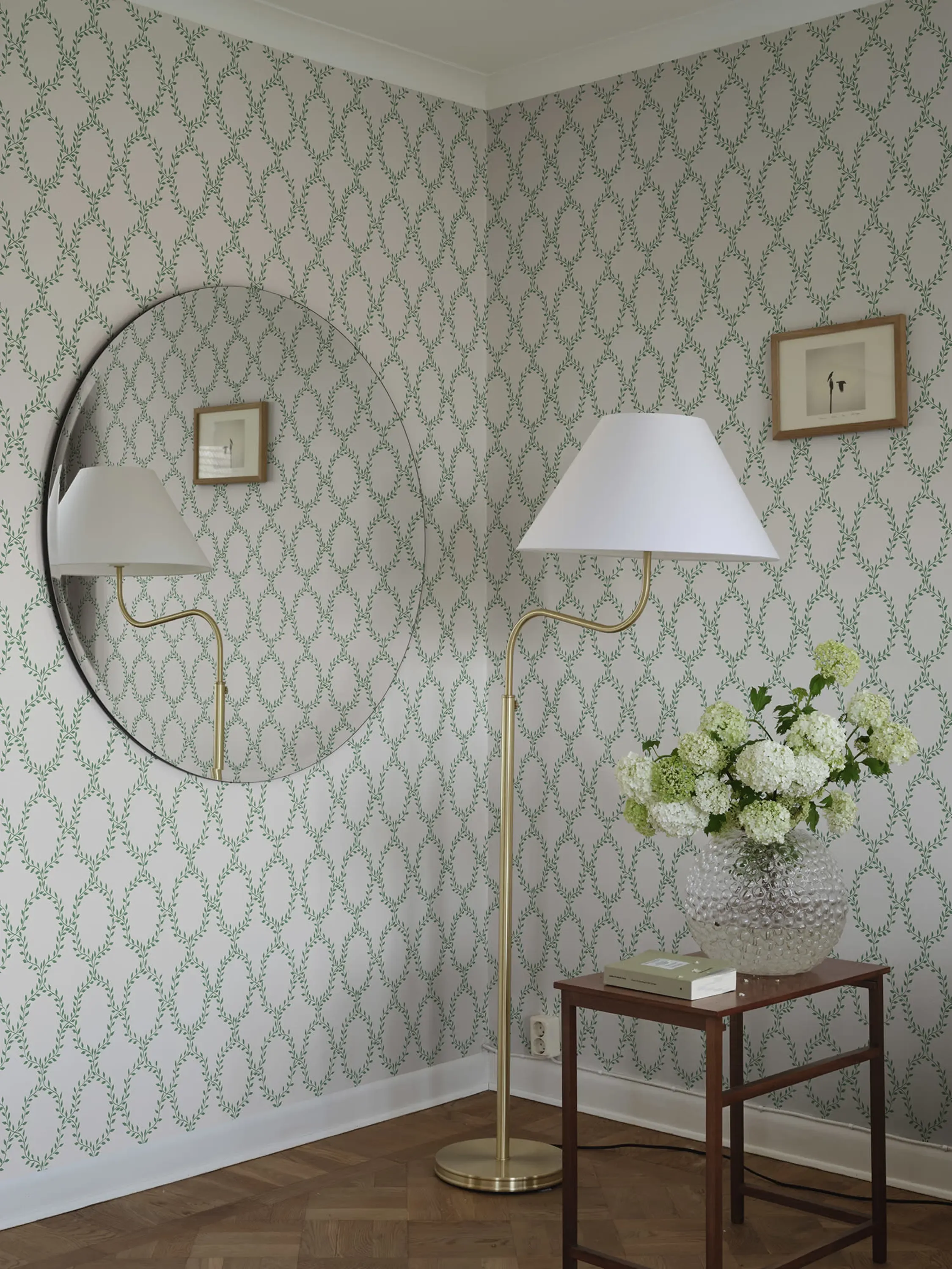 Sandberg Wilma in Green wallpaper (S10389)