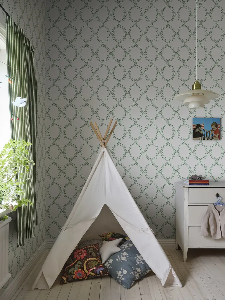 Sandberg Wilma in Green wallpaper (S10389)