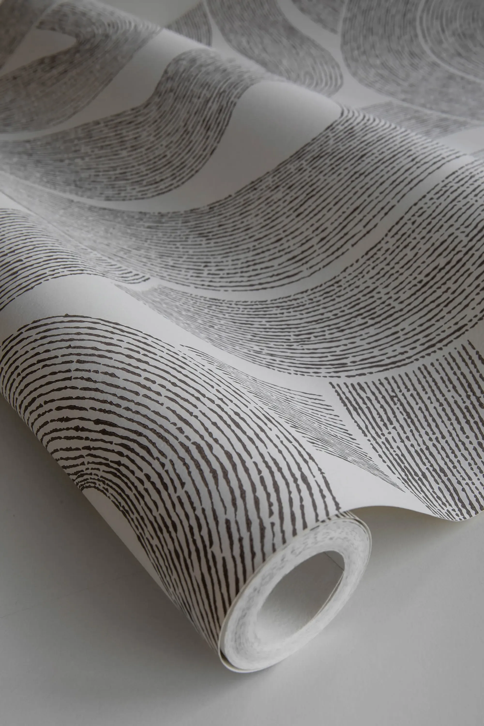 Sandberg Zen in White wallpaper (805-01)