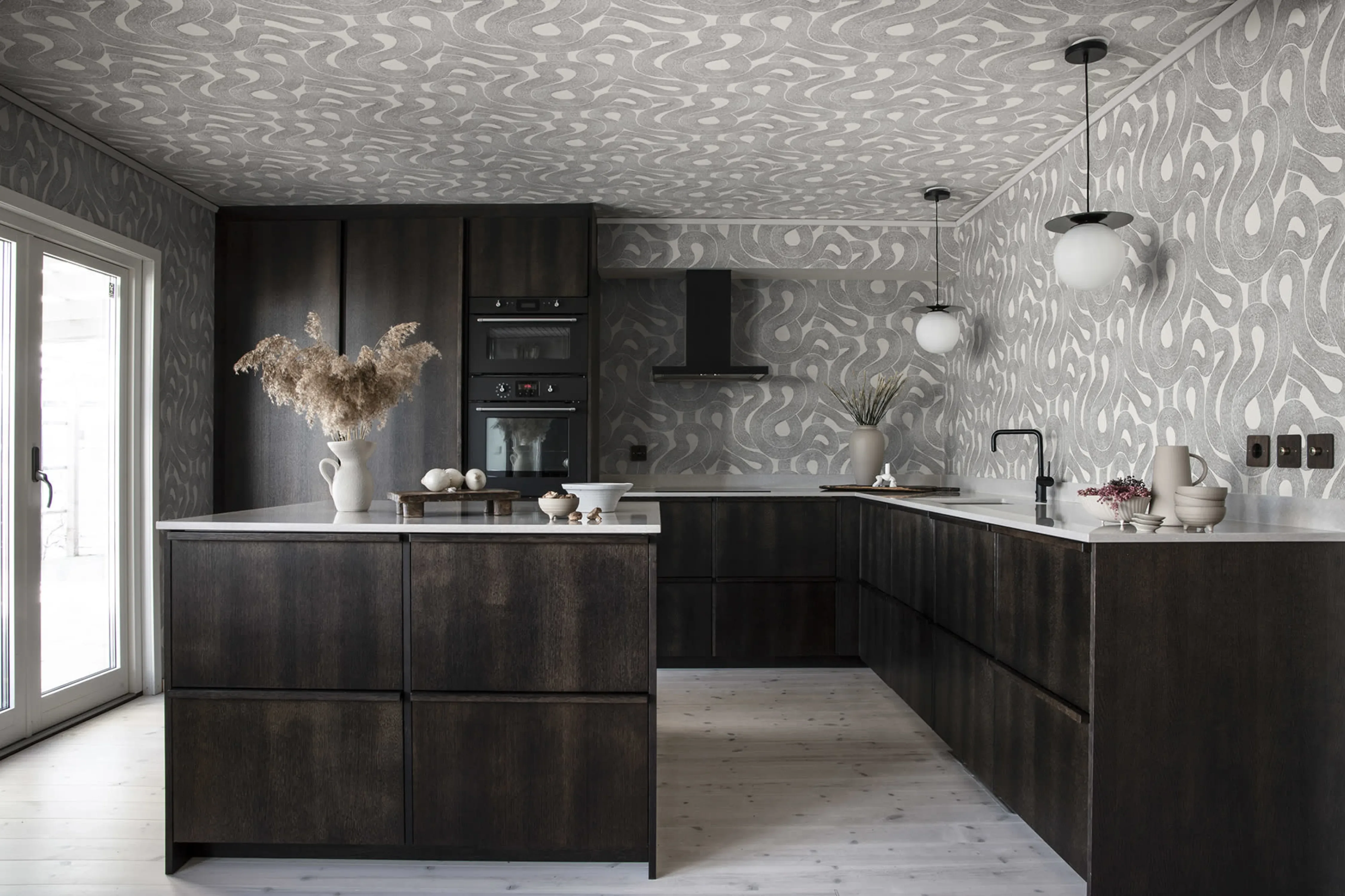 Sandberg Zen in White wallpaper (805-01)