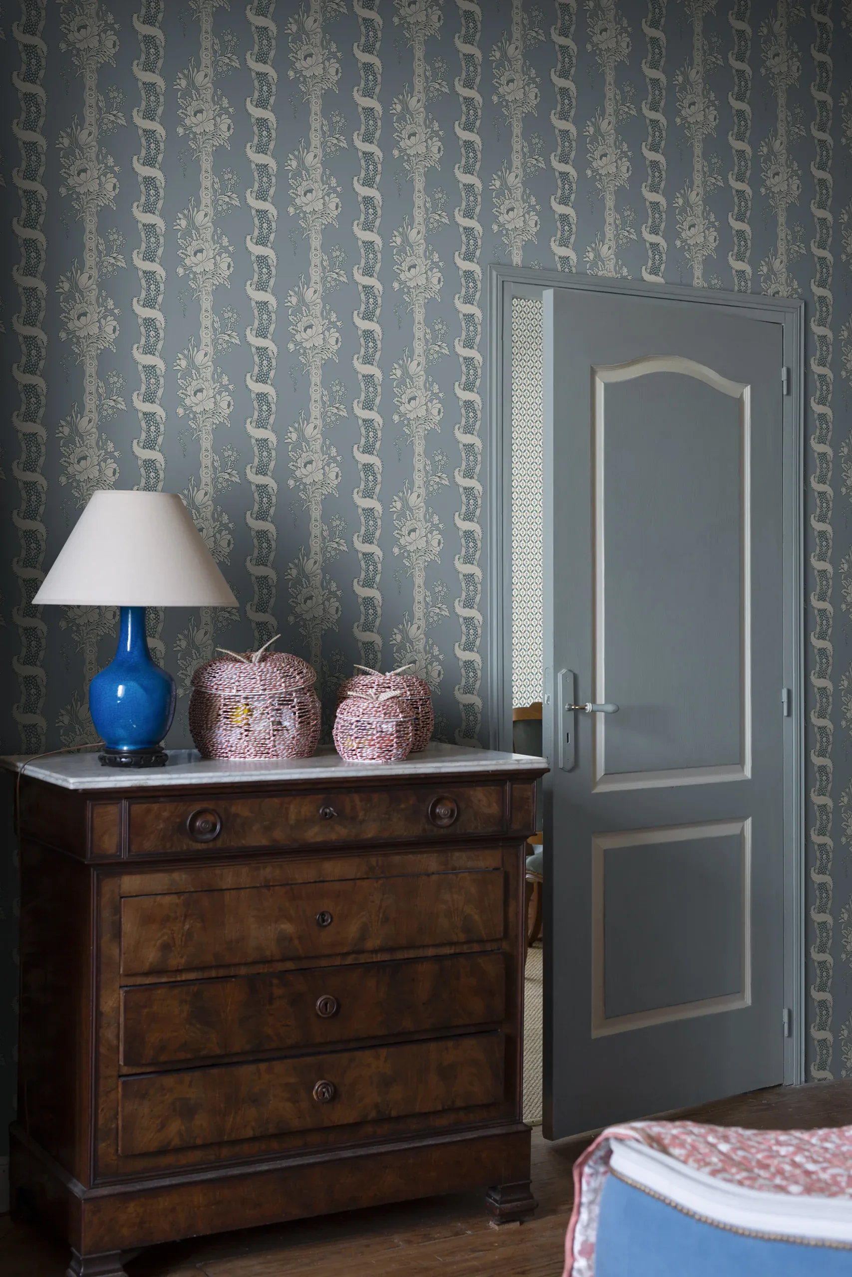 Alexandra wallpaper in Misty Blue color