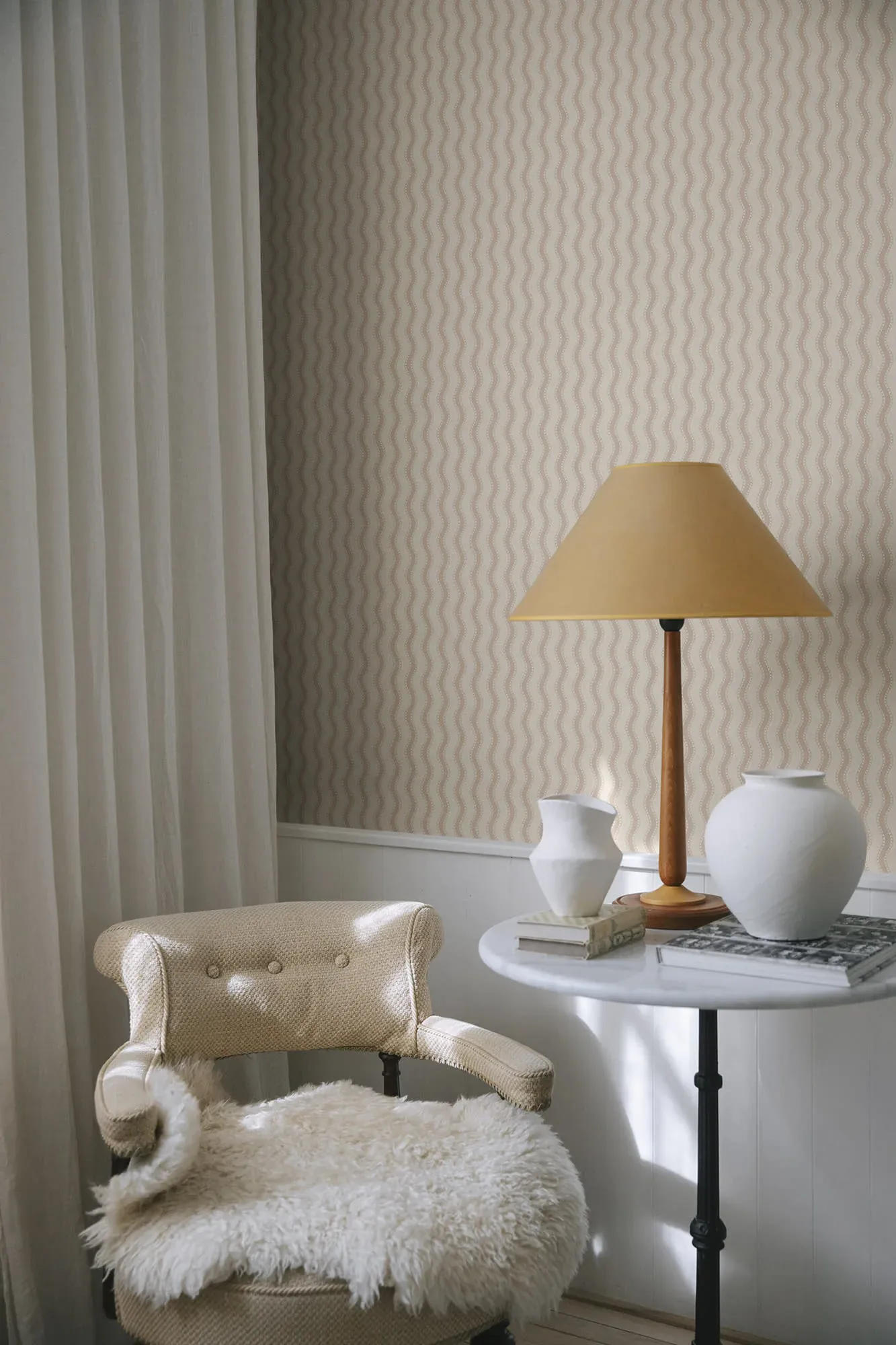 Erik wallpaper in Dusty Pink color
