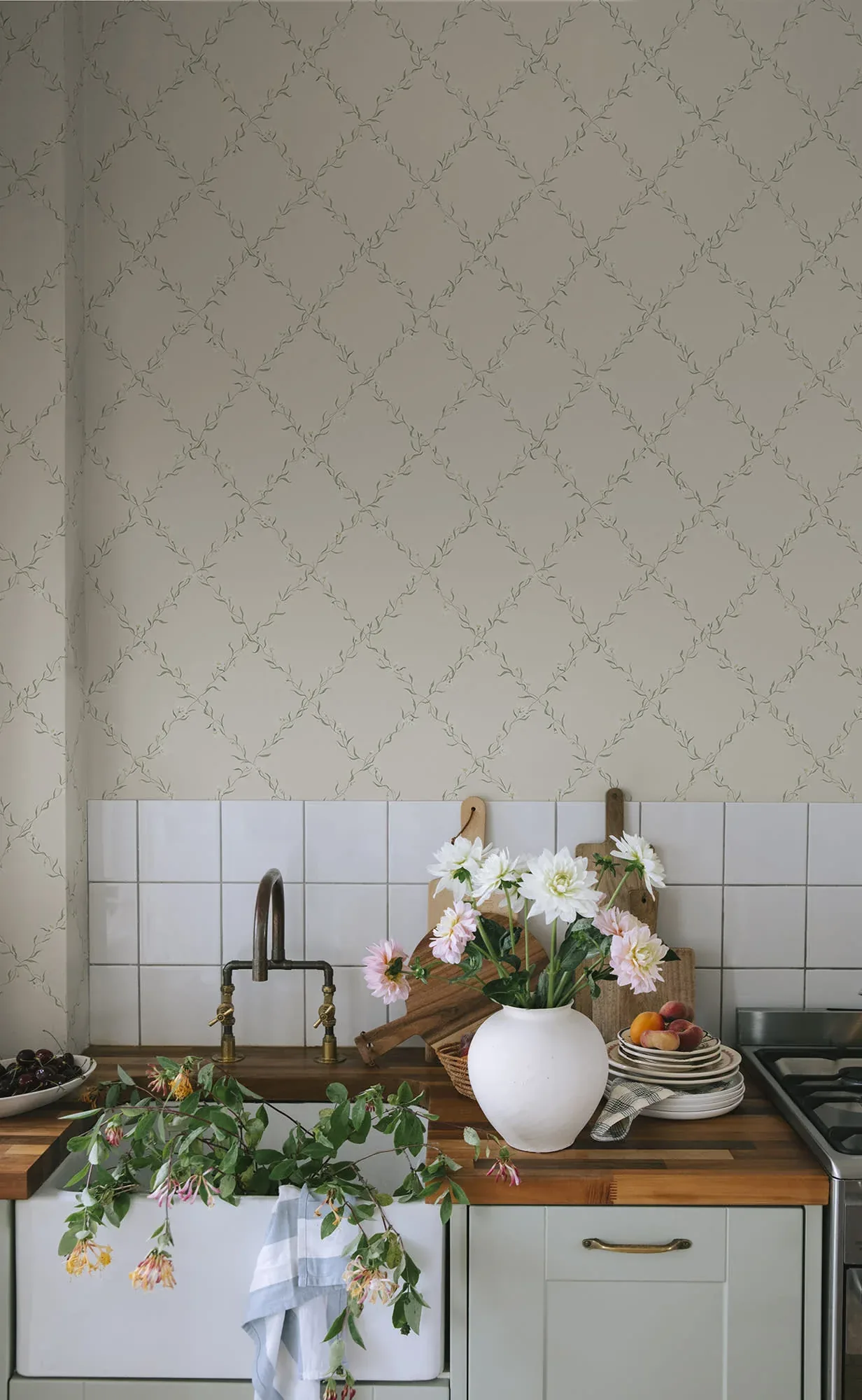 Ewa wallpaper in Sandstone color