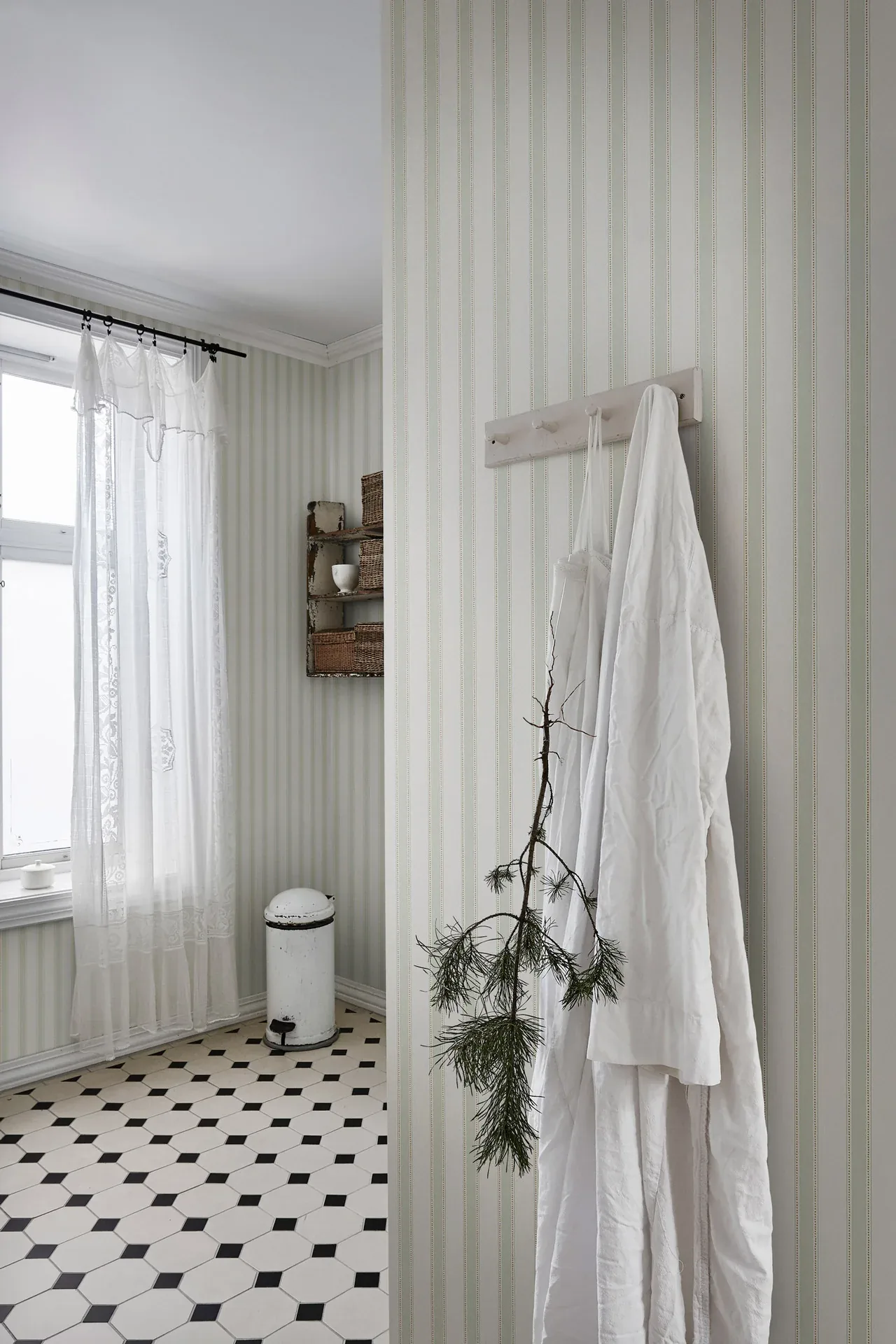 Gustav wallpaper in Light Green color