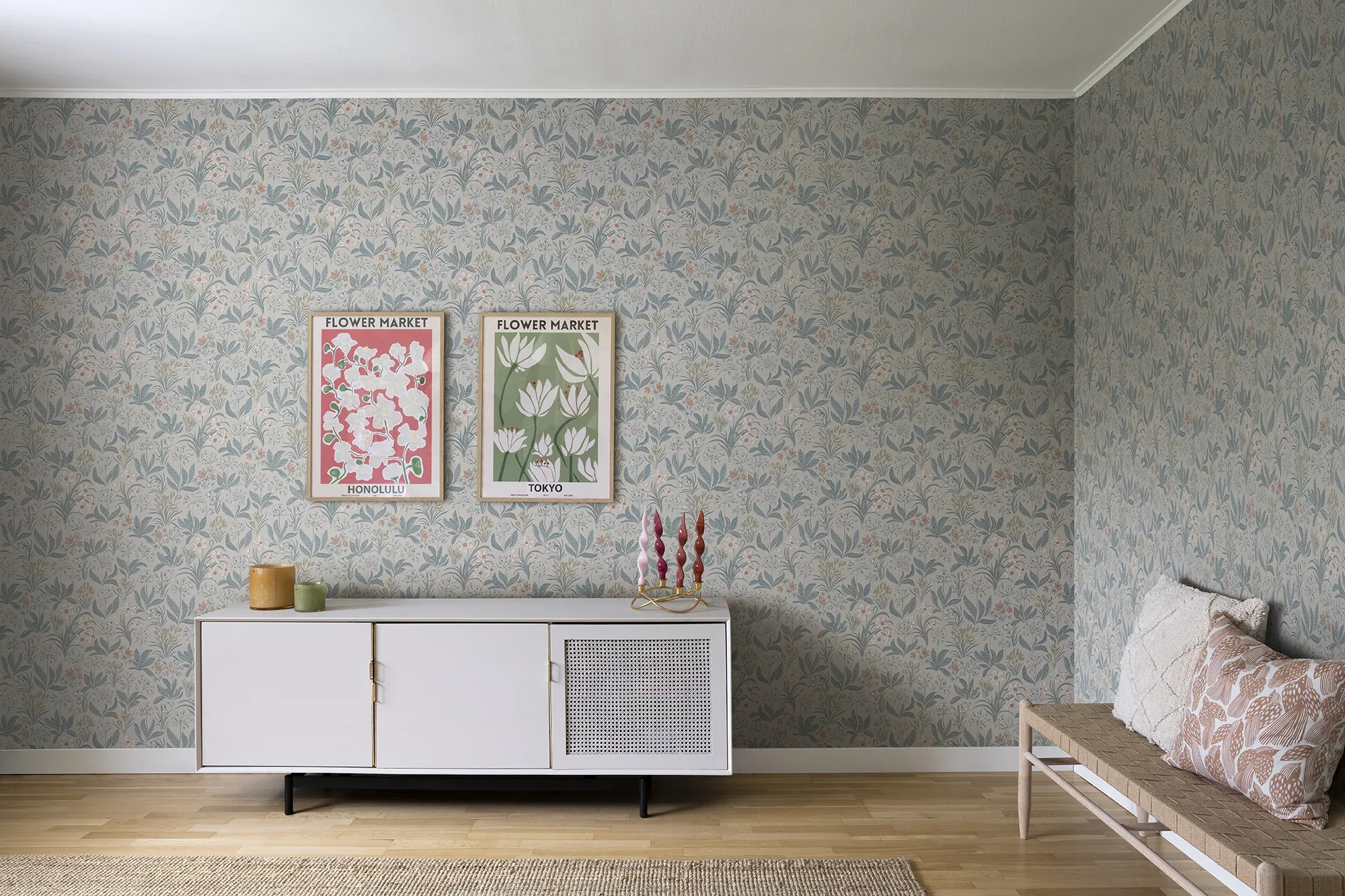 Huset i solen wallpaper in Folklore Blue color