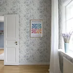 Karins bukett wallpaper in Sky Blue color