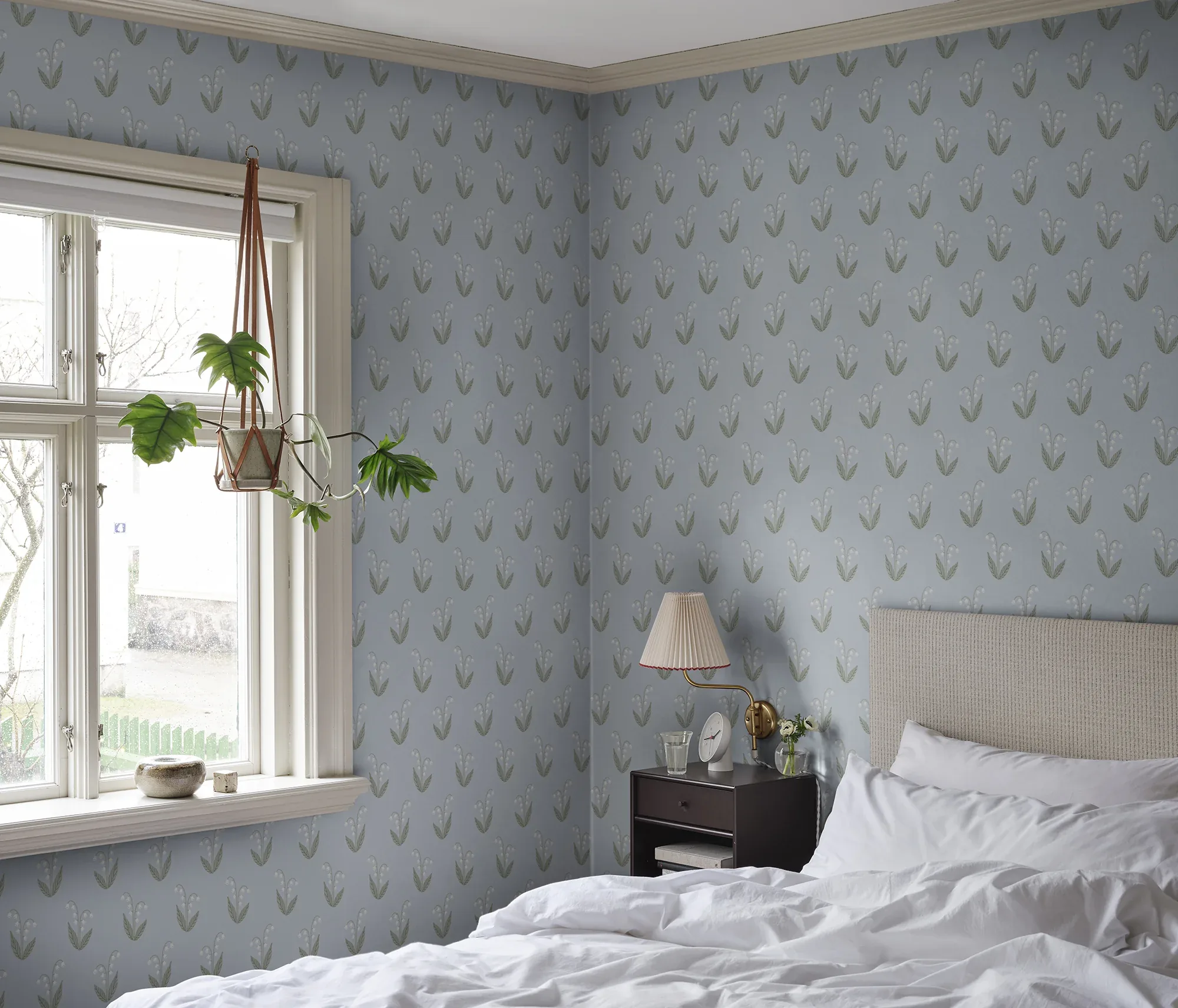 Lilly wallpaper in Light Blue color