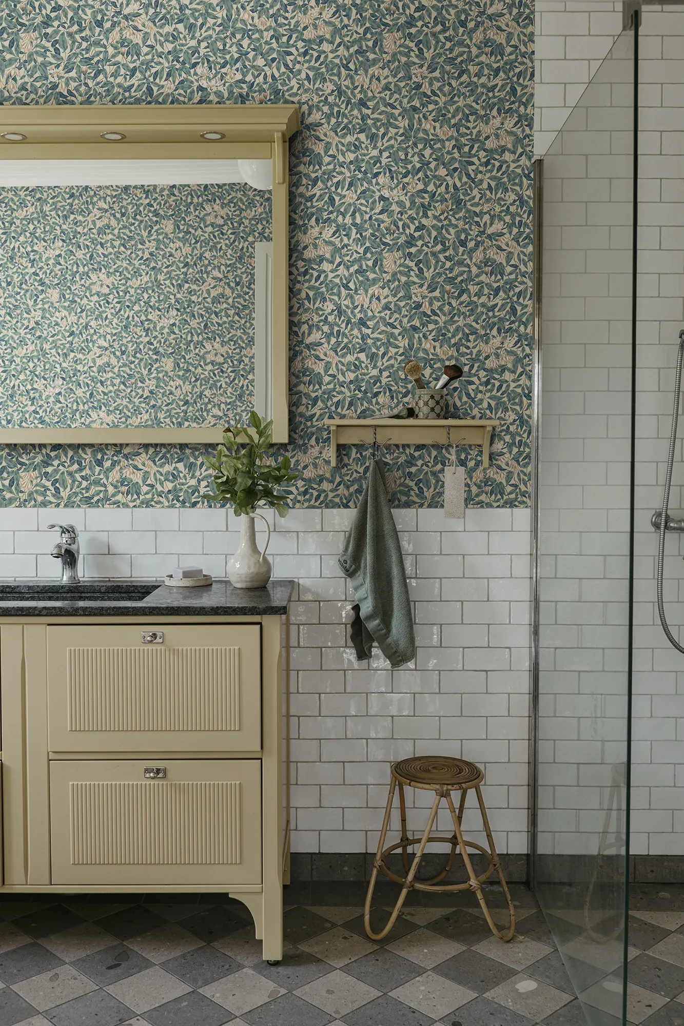 Linnea Wallpaper – Blue | Wallpaper Twins Linnea wallpaper in Blue color