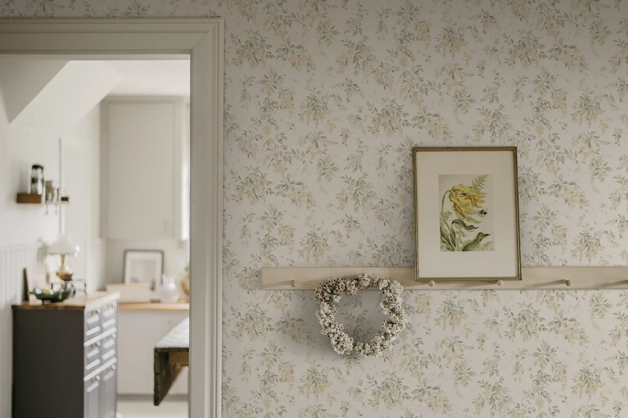 Lovisa wallpaper in Spring Green color