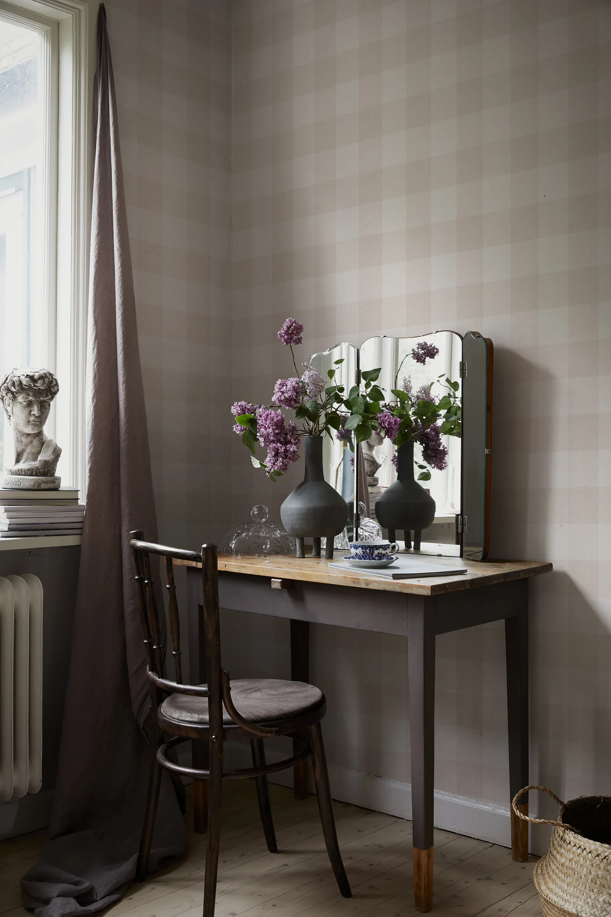 Lykke wallpaper in Sandstone color