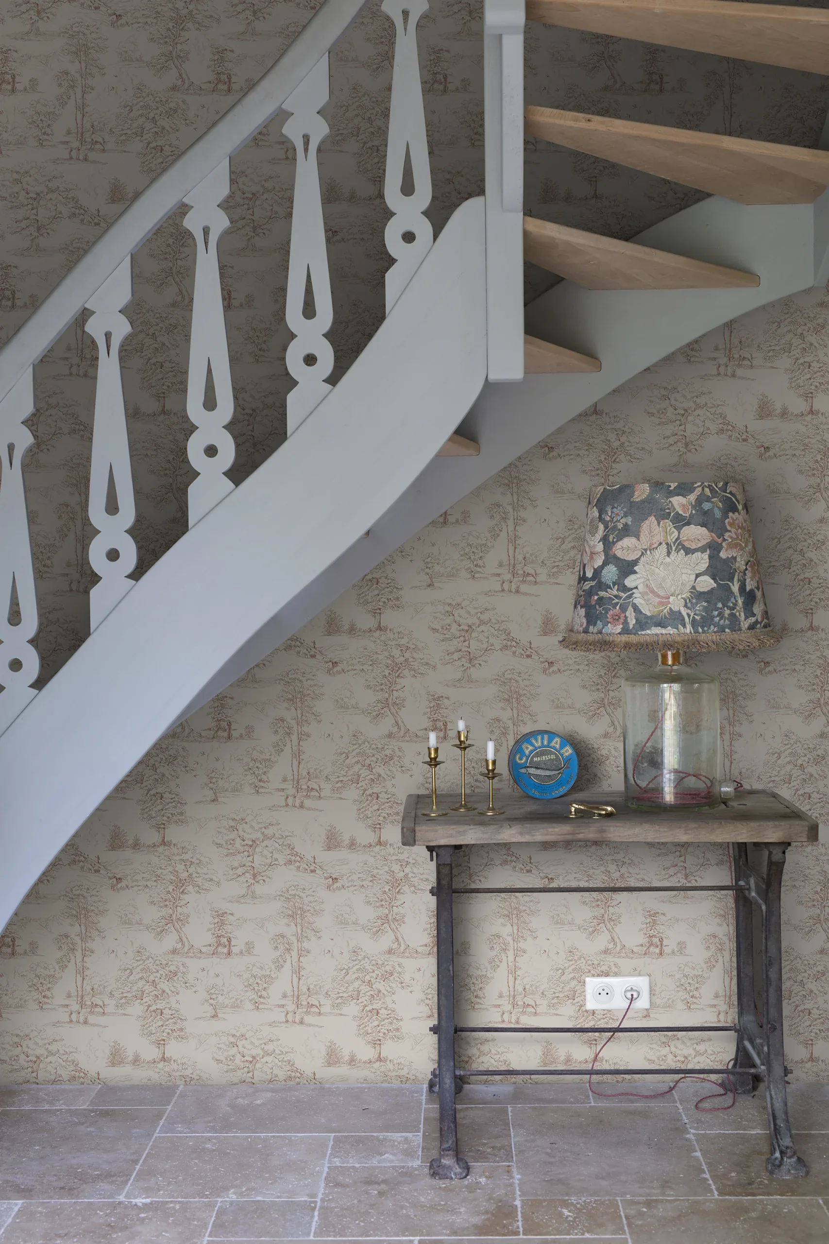 Montfort wallpaper in Terracotta color