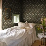Rosa Wallpaper – Charcoal | Wallpaper Twins Rosa wallpaper in Charcoal color