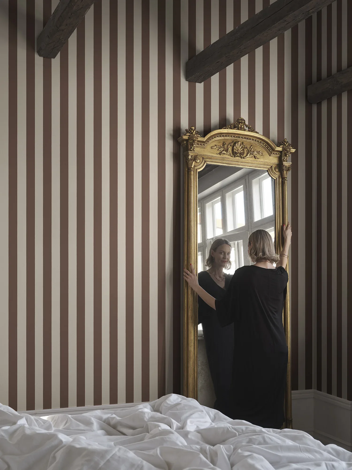 Sam wallpaper in Burgundy color