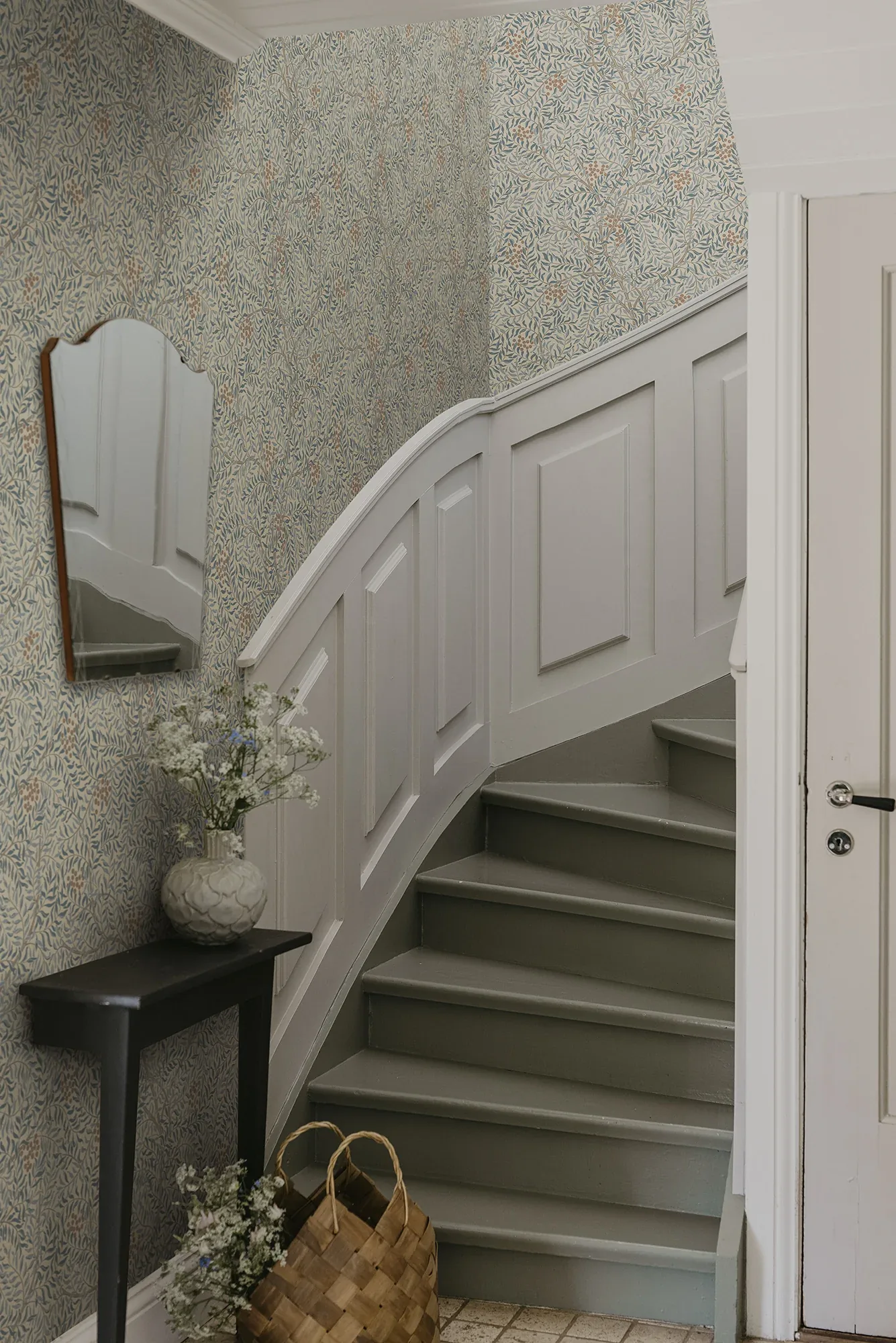Simon wallpaper in Misty Blue color
