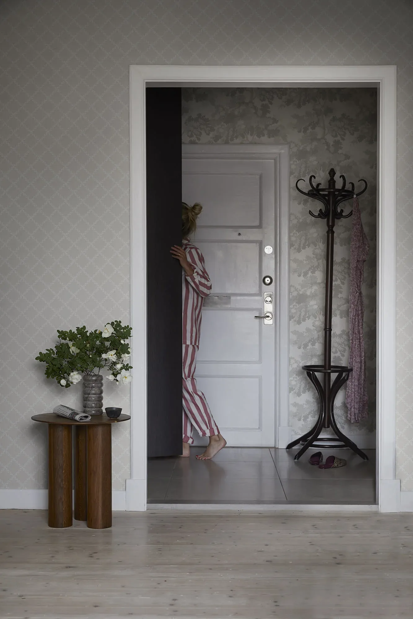 Trellis wallpaper in Gray color