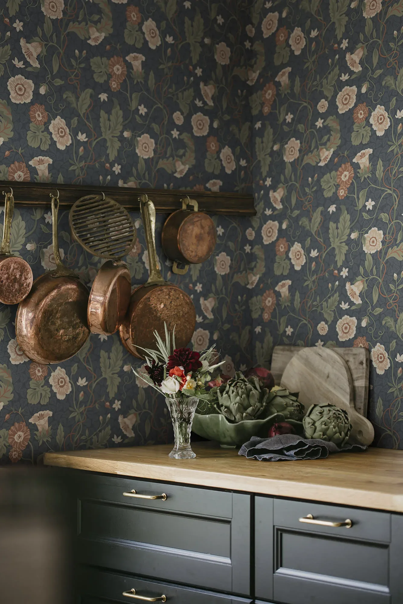Ulla wallpaper in Midnight Blue color
