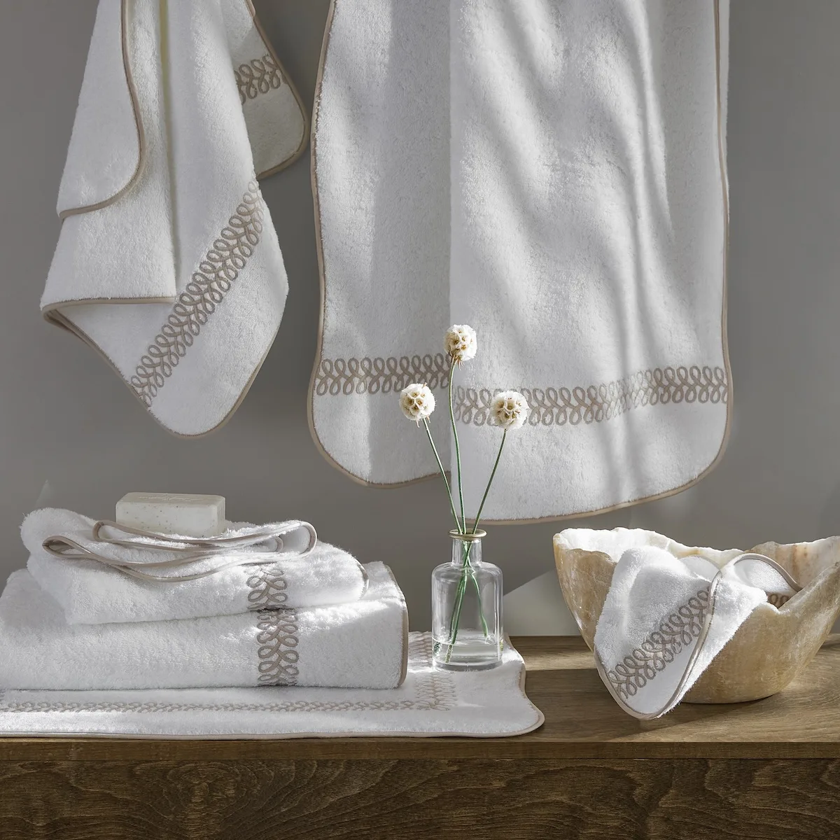 Astor Braid Bath - Blush Schumacher Astor Braid Bath in Blush