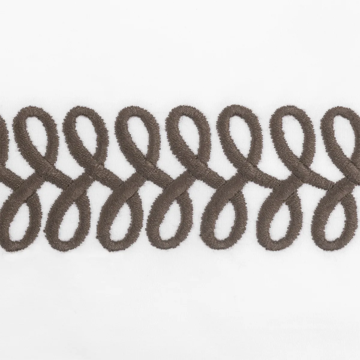Schumacher Astor Braid Guest Towel, Set of 2 in Mocha (MSC017GTOW2MC)