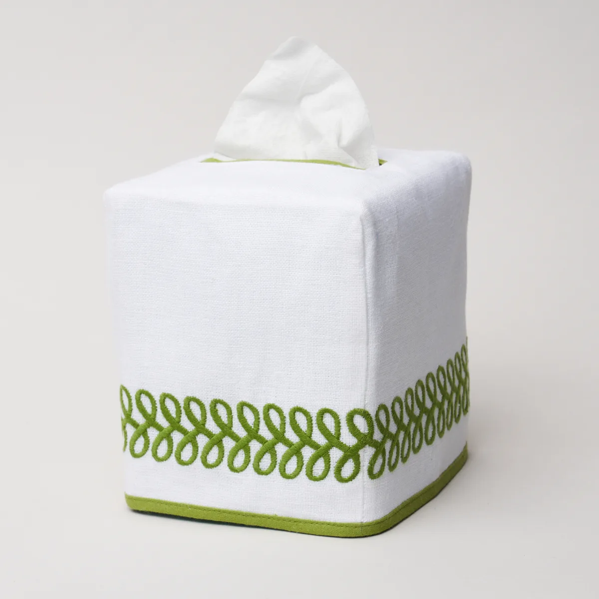 Schumacher Astor Braid Tissue Box Cover in Grass (MSC017TBOXGR)
