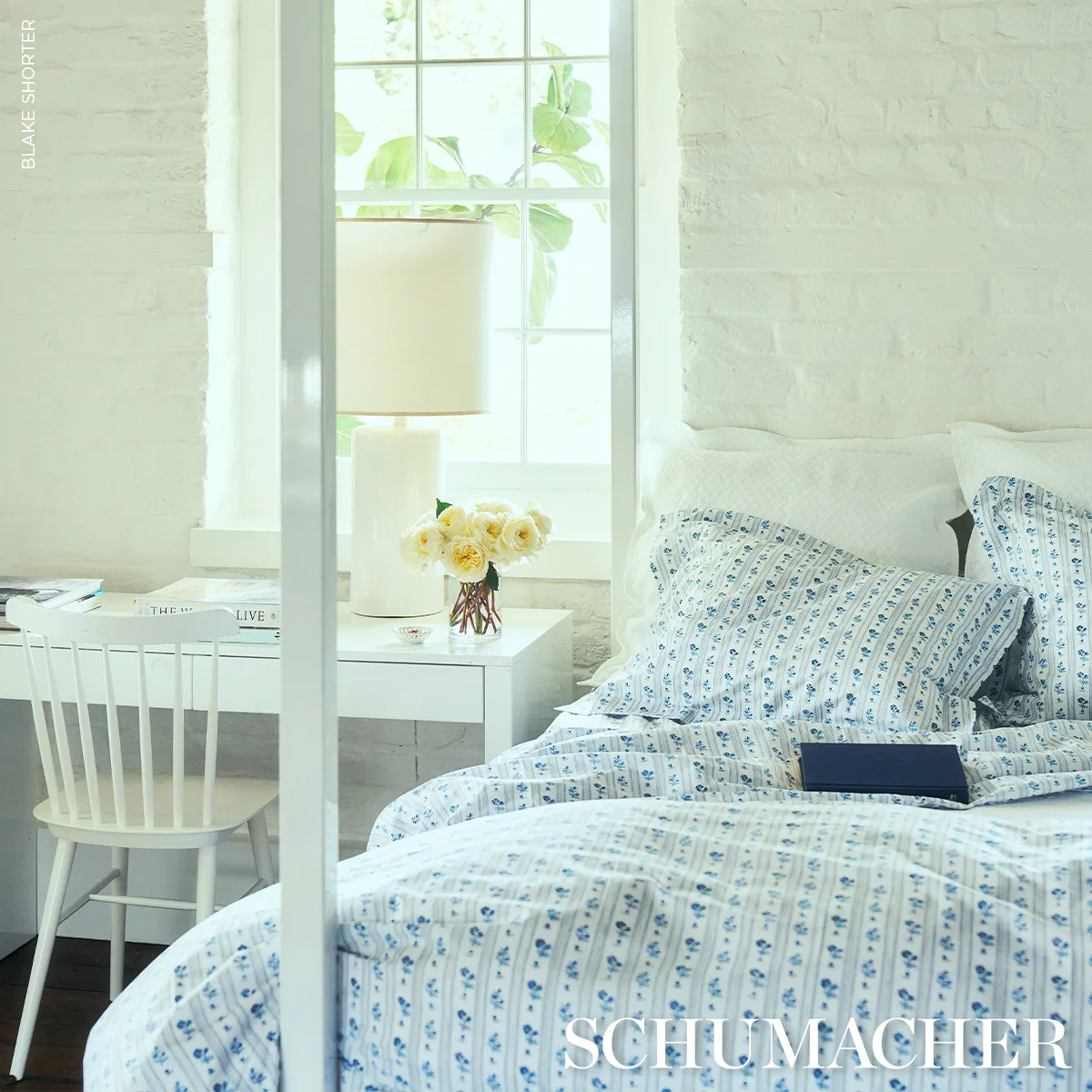 Cabanon Stripe Fitted Sheet - Blue Schumacher Cabanon Stripe Fitted Sheet in Blue