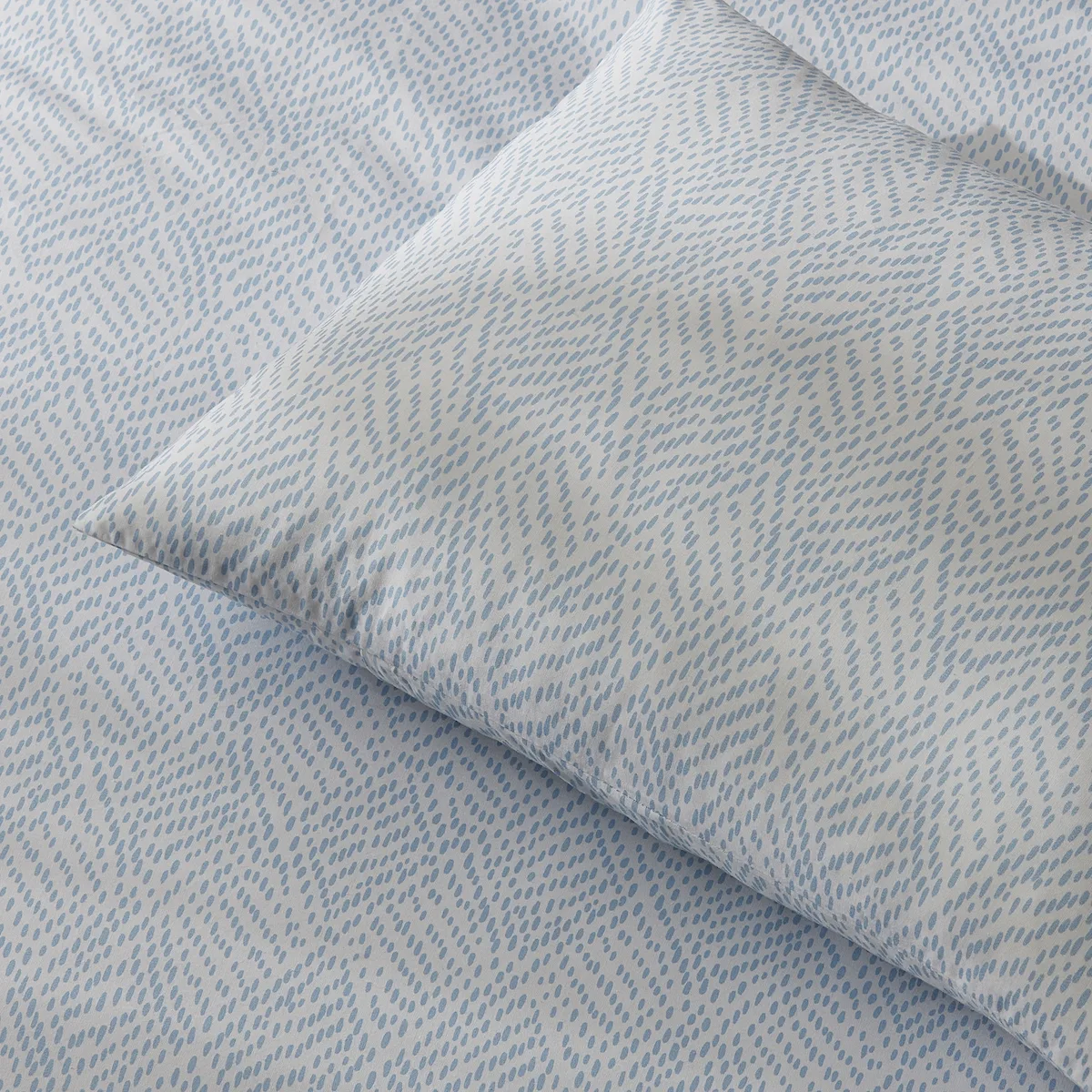 Duma Diamond Flat Sheet - Sky Schumacher Duma Diamond Flat Sheet in Sky