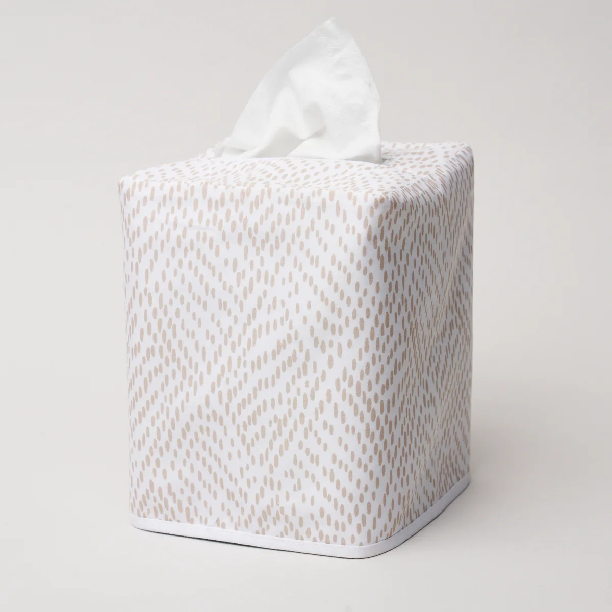 Schumacher Duma Diamond Tissue Box Cover in Dune (MSC024TBOXUD)