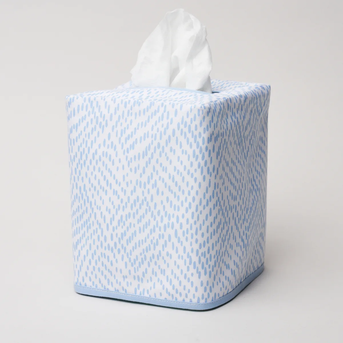 Schumacher Duma Diamond Tissue Box Cover in Sky (MSC024TBOXSY)