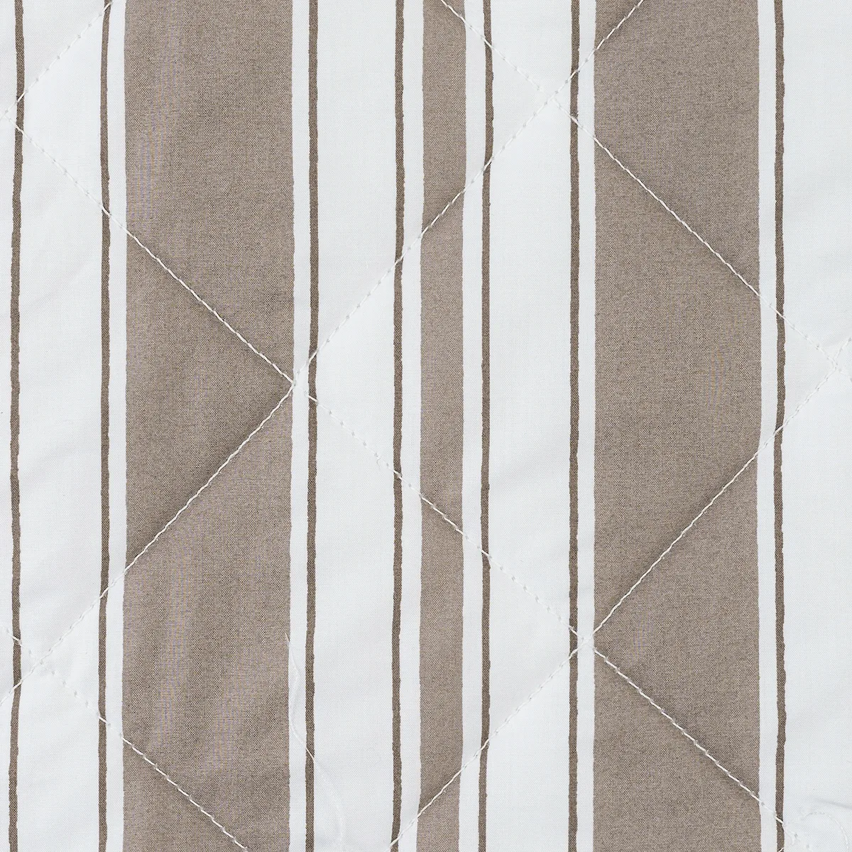 Schumacher Elio Quilt in Mocha